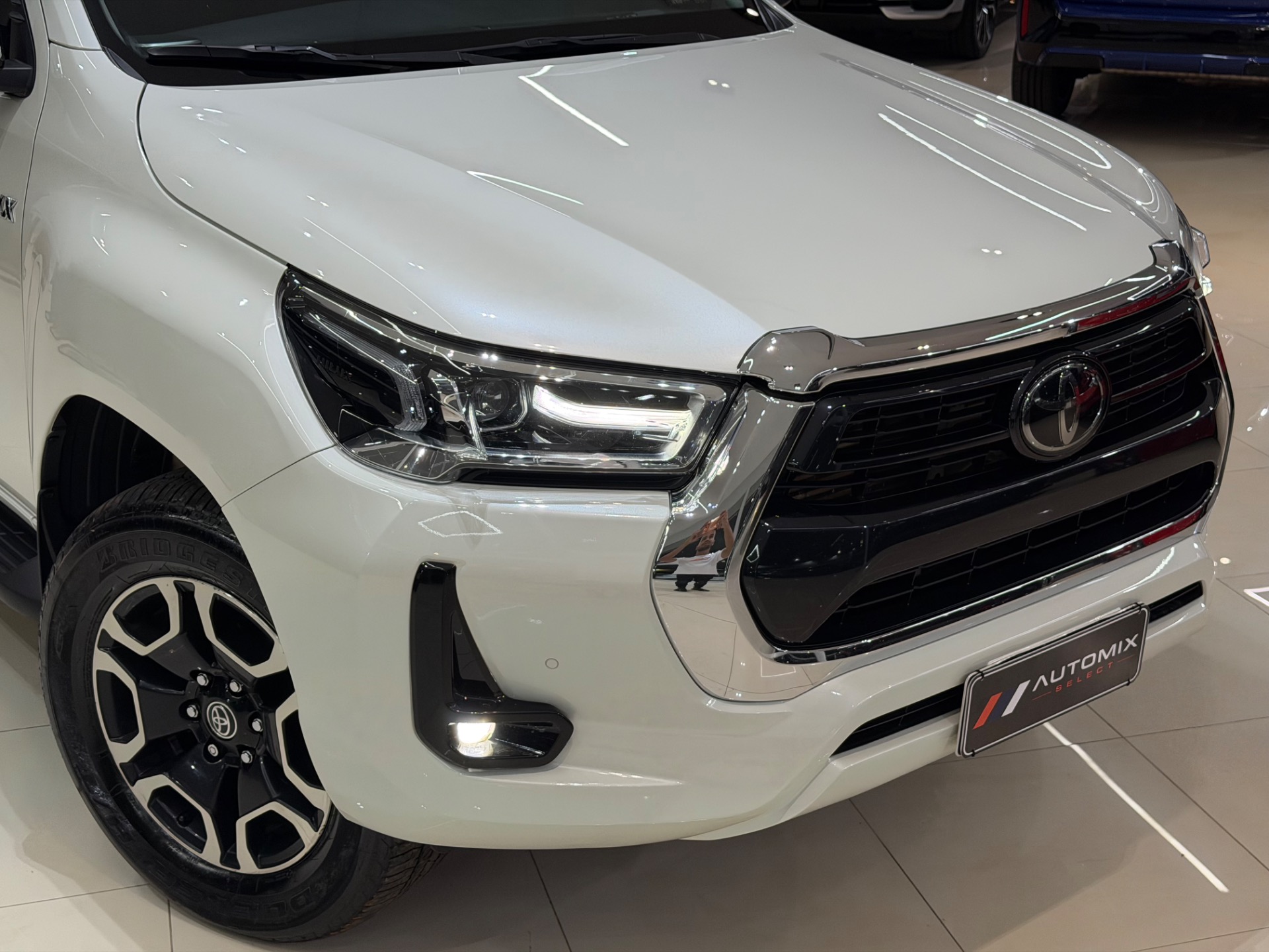 Toyota Hilux Cd Srx 4X4 2.8 TDI 16V Diesel Aut. - foto 4