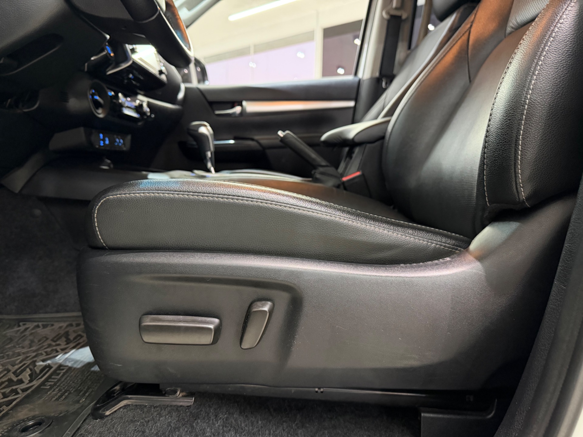 Toyota Hilux Cd Srx 4X4 2.8 TDI 16V Diesel Aut. - foto 19