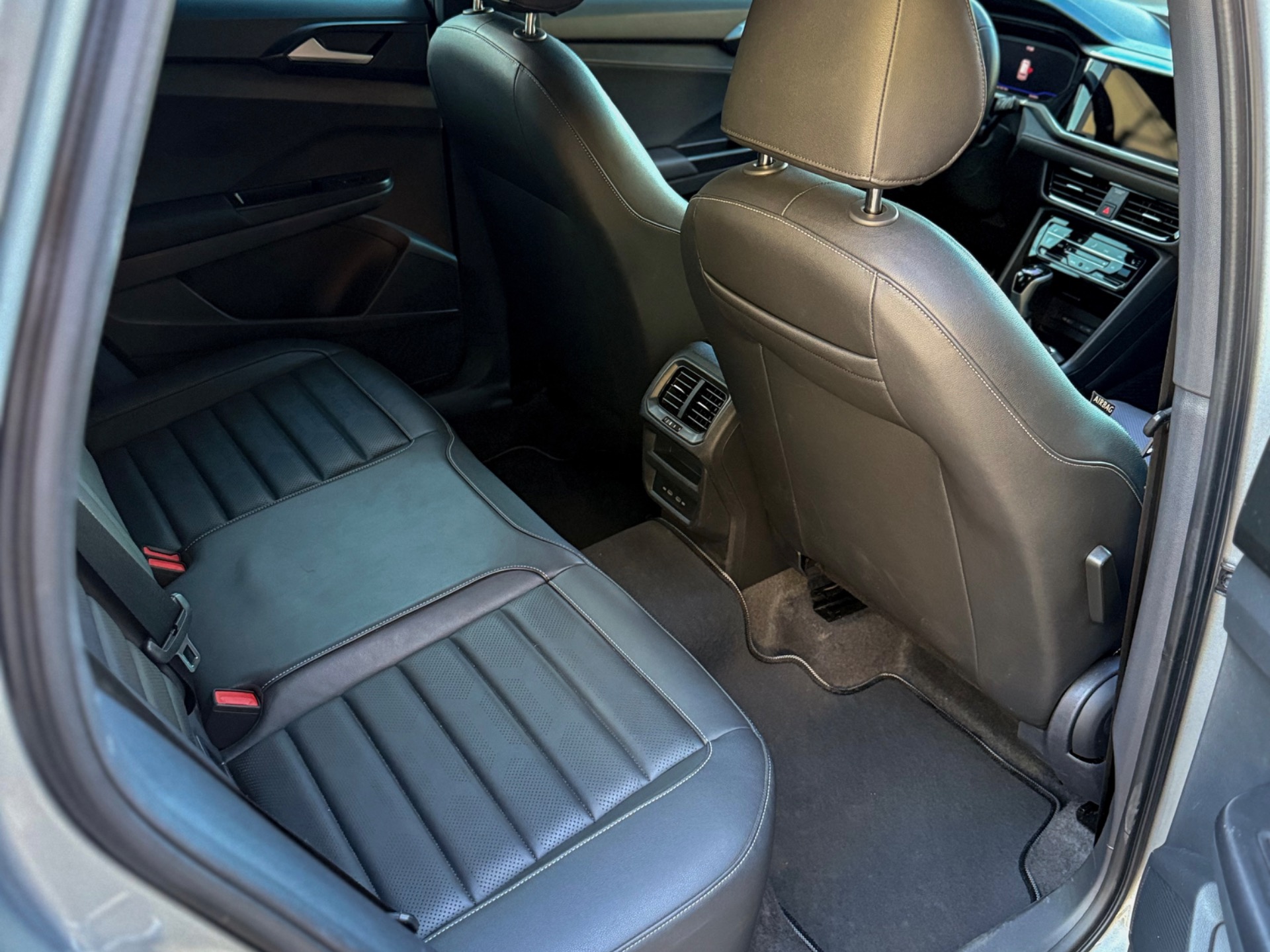 Volkswagen Taos Highline 1.4 250 TSI Flex Aut. - foto 11