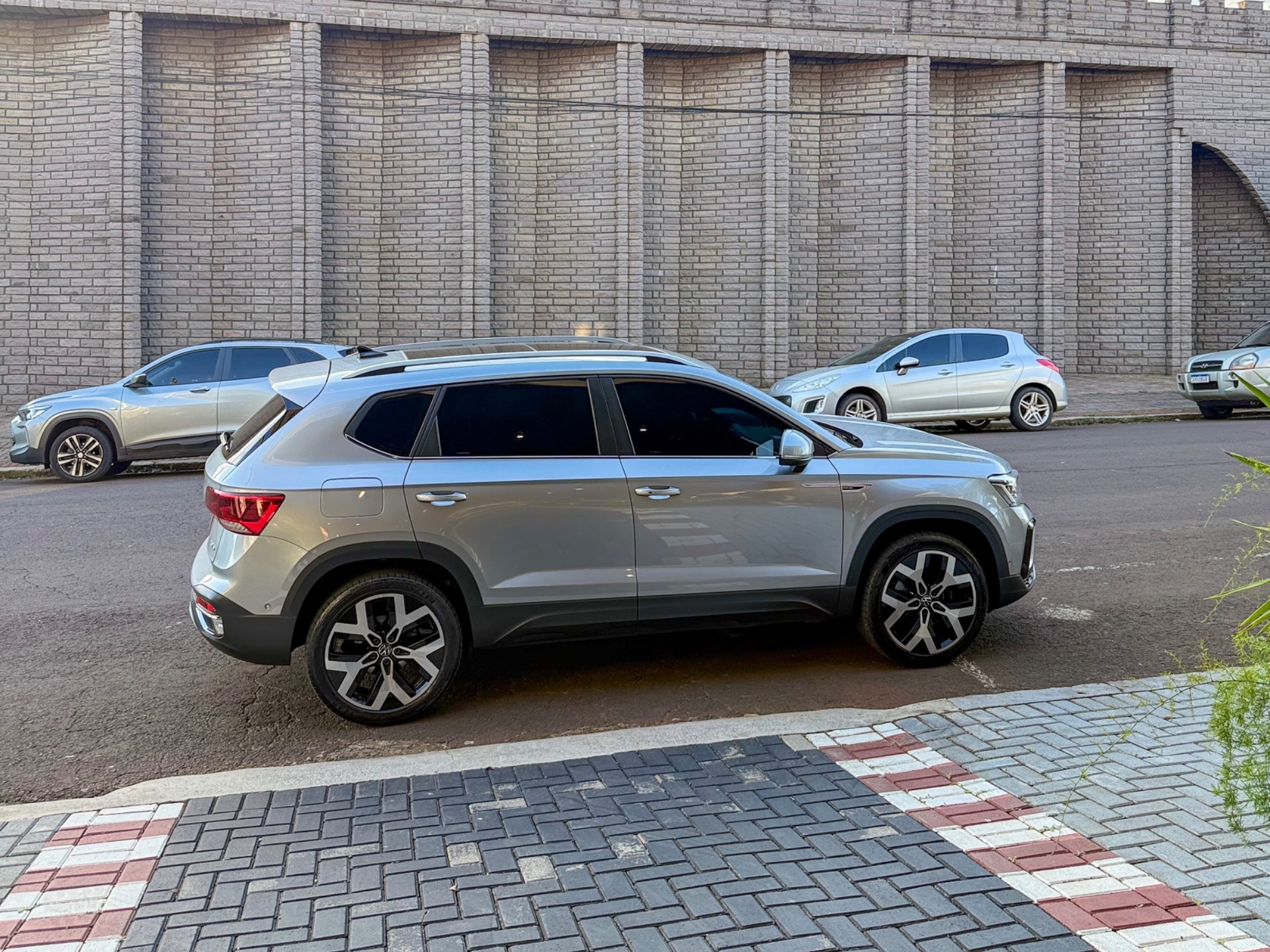 Volkswagen Taos Highline 1.4 250 TSI Flex Aut. - foto 3