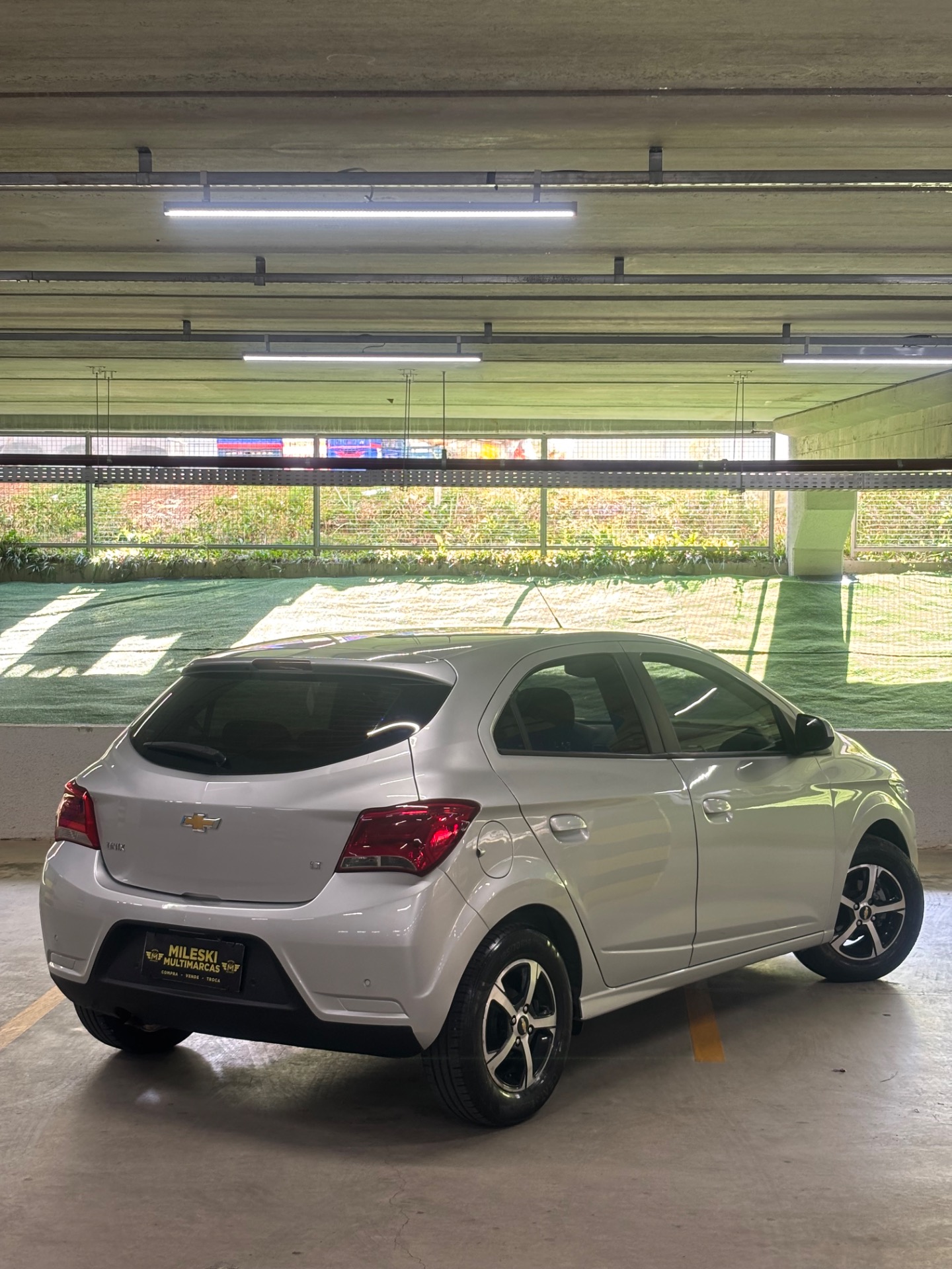 Chevrolet Onix Hatch LT 1.0 8V Flexpower 5P Mec. - foto 6