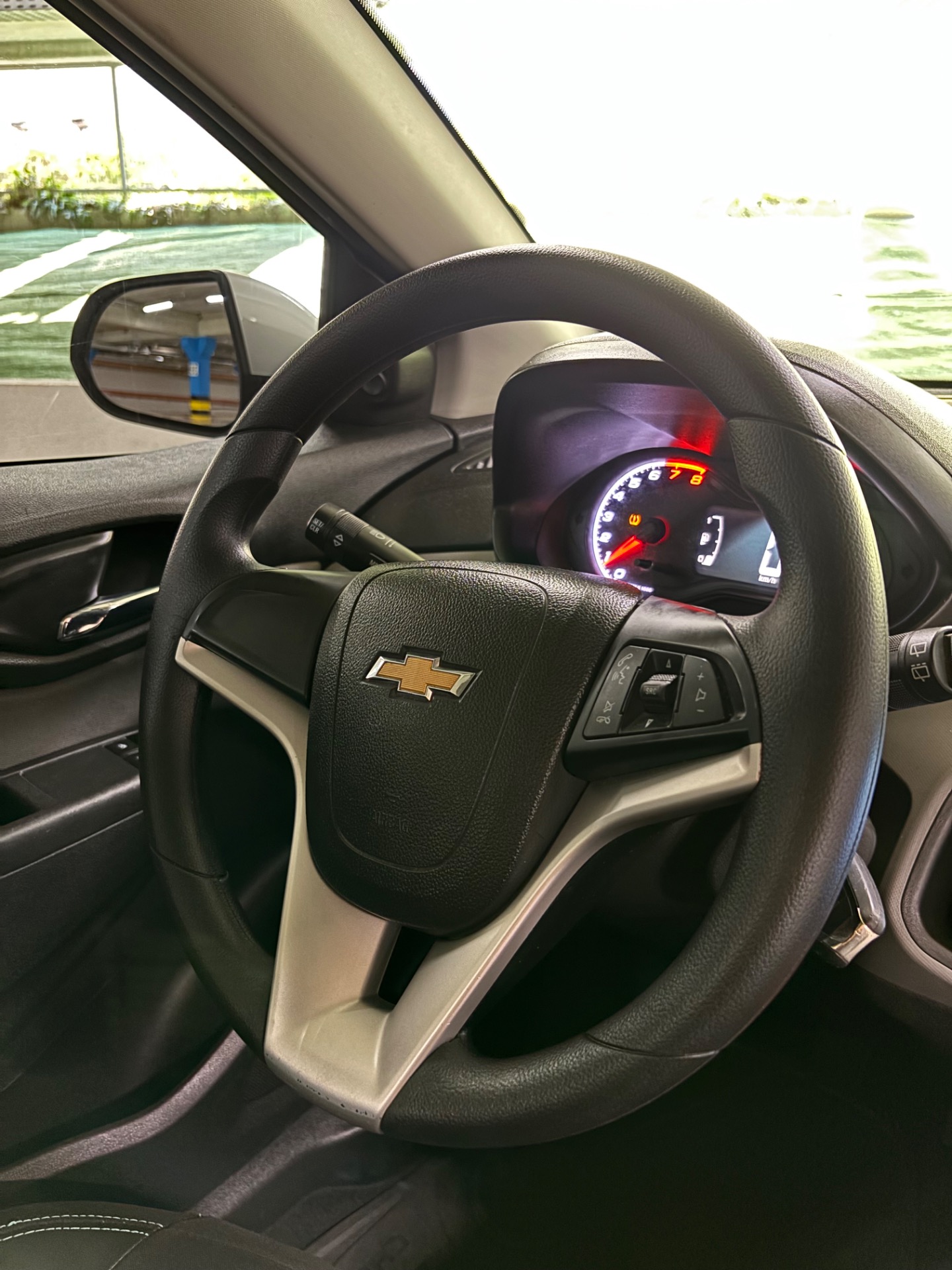 Chevrolet Onix Hatch LT 1.0 8V Flexpower 5P Mec. - foto 4