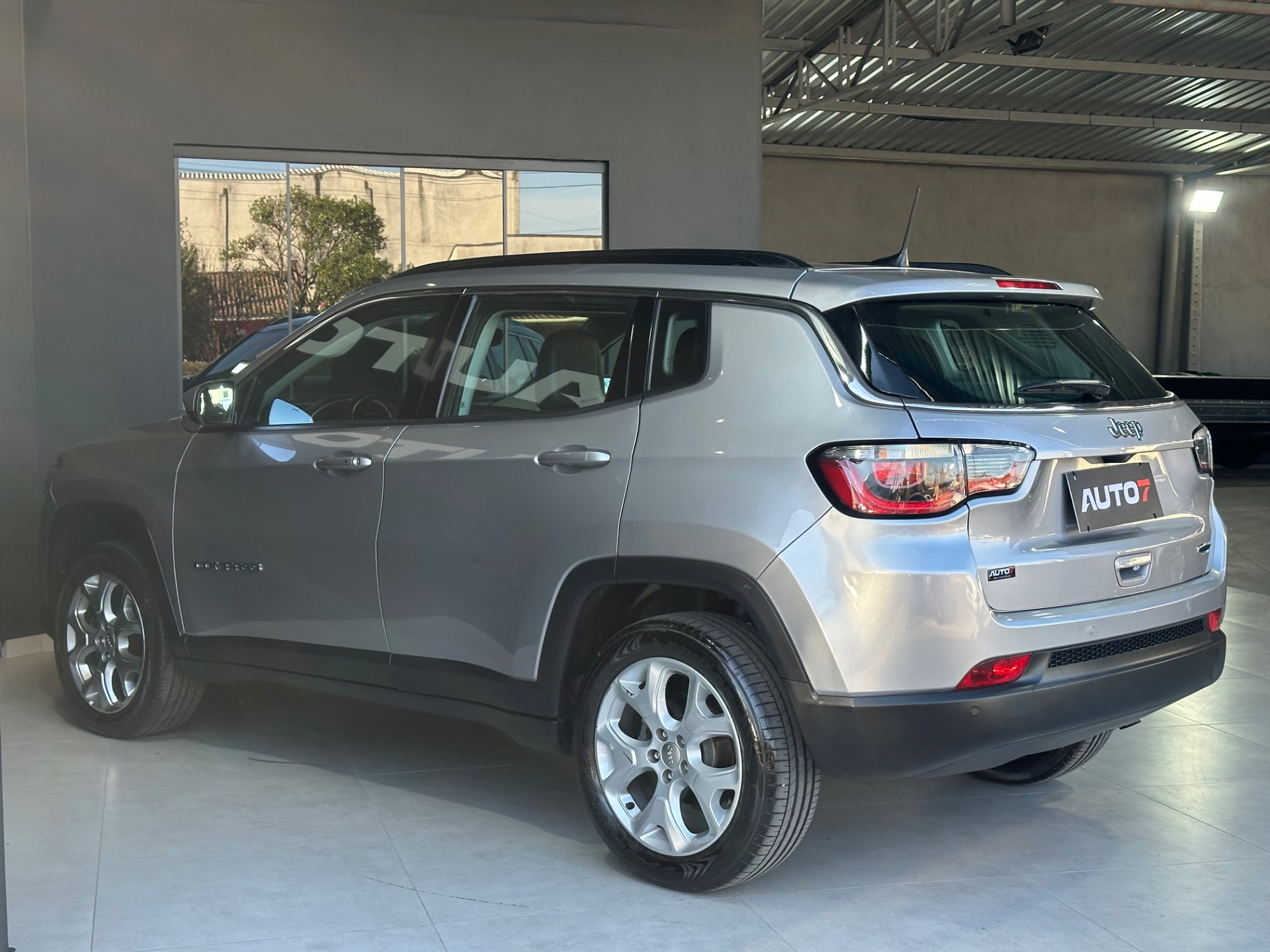 Jeep Compass Longitude 2.0 4X2 Flex 16V Aut. - foto 9