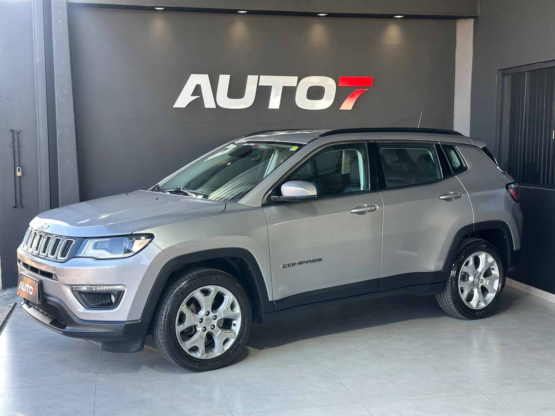 Jeep Compass Longitude 2.0 4X2 Flex 16V Aut. - foto 2