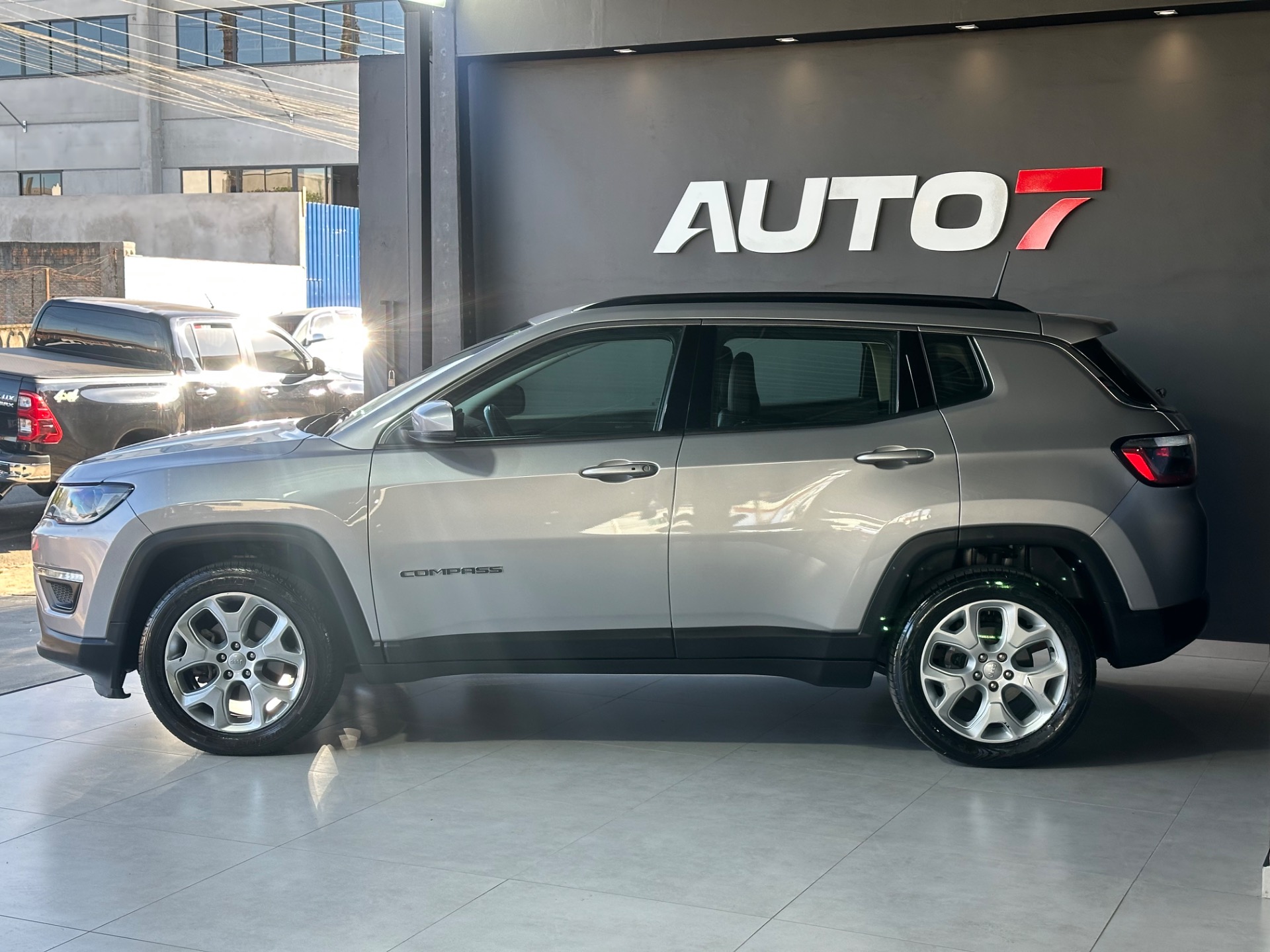 Jeep Compass Longitude 2.0 4X2 Flex 16V Aut. - foto 5