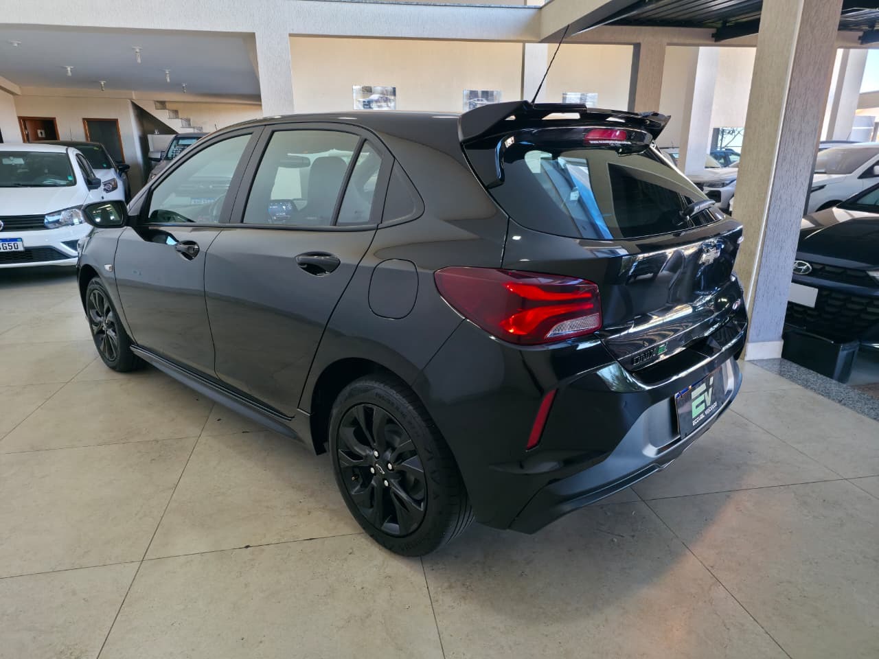 Chevrolet Onix Hatch RS 1.0 Tb 12V Flex 5P Aut. - foto 4