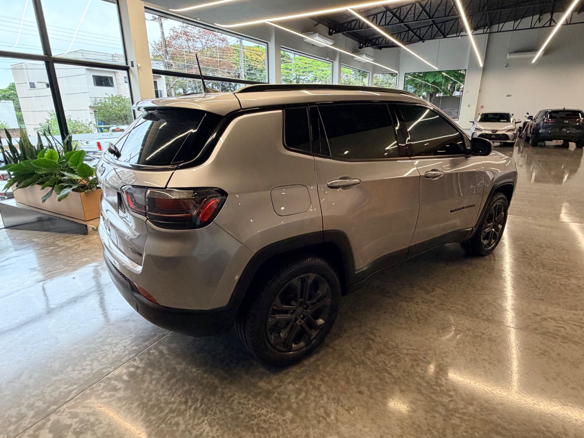 Jeep Compass Td 350 80 Anos 2.0 4X4 Die. Aut. - foto 4