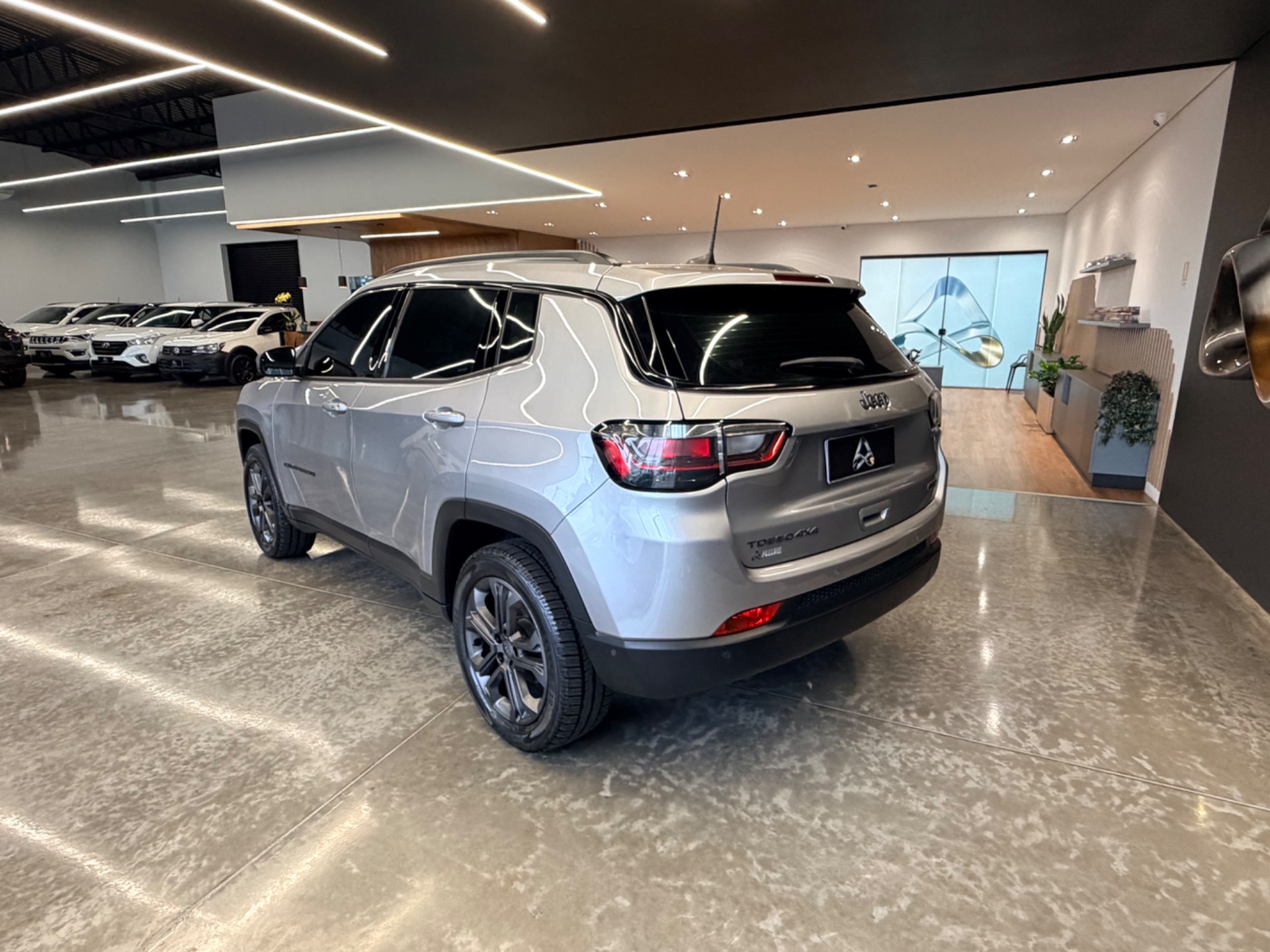 Jeep Compass Td 350 80 Anos 2.0 4X4 Die. Aut. - foto 6