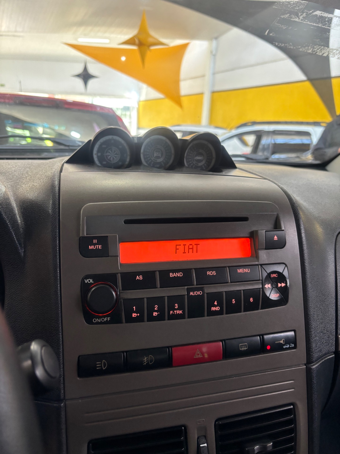 Fiat Idea Advent. Adv.locker 1.8 MPI Flex 5P - foto 9