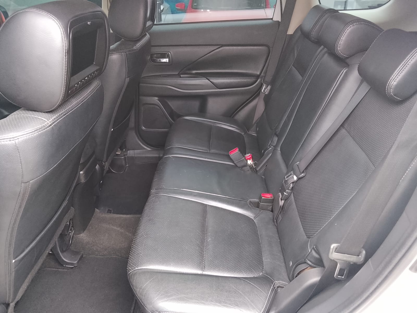 Mitsubishi Outlander 2.0 16V 160cv Aut. - foto 9