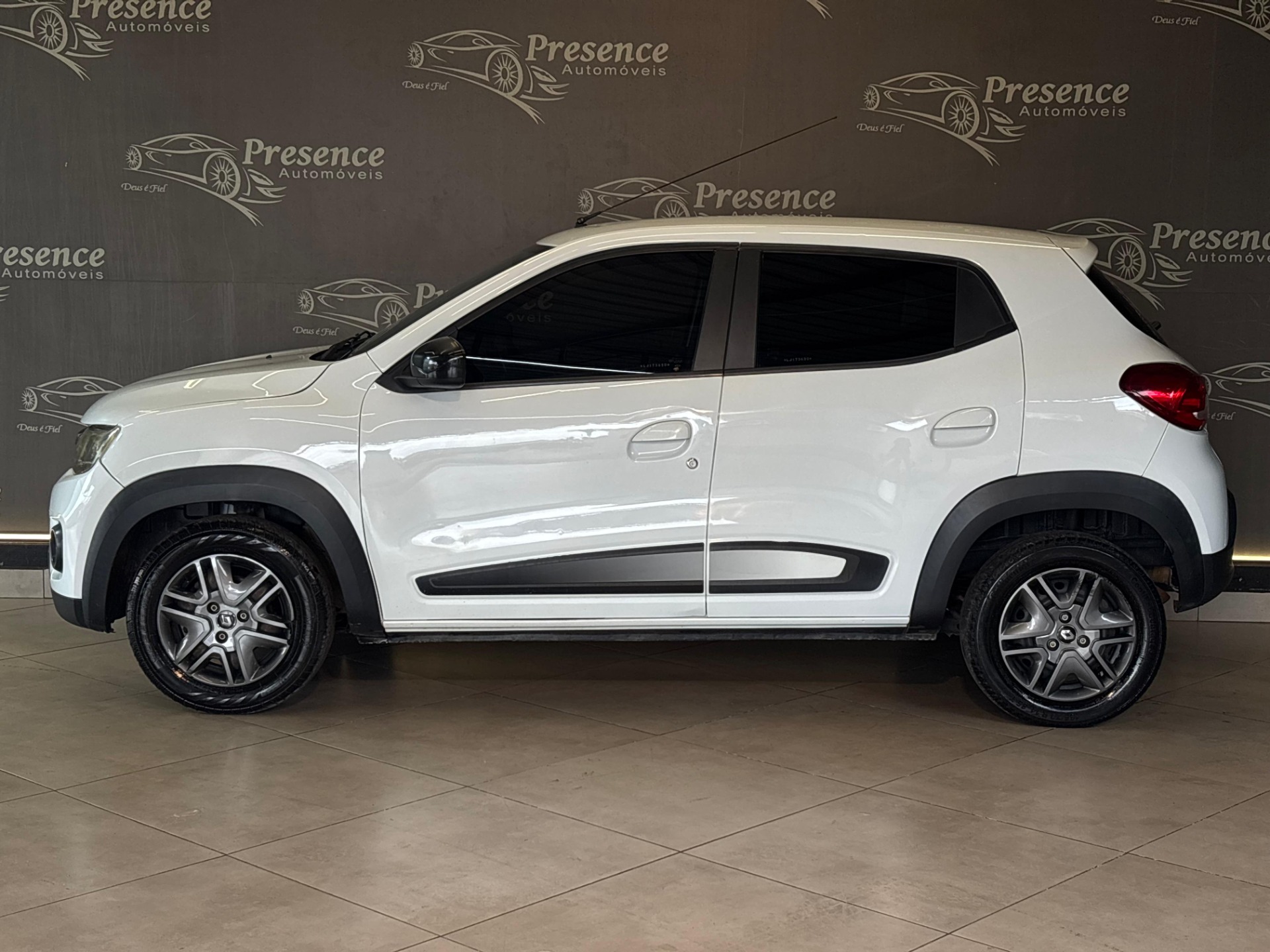 Renault Kwid Intense 1.0 Flex 12V 5P Mec. - foto 4