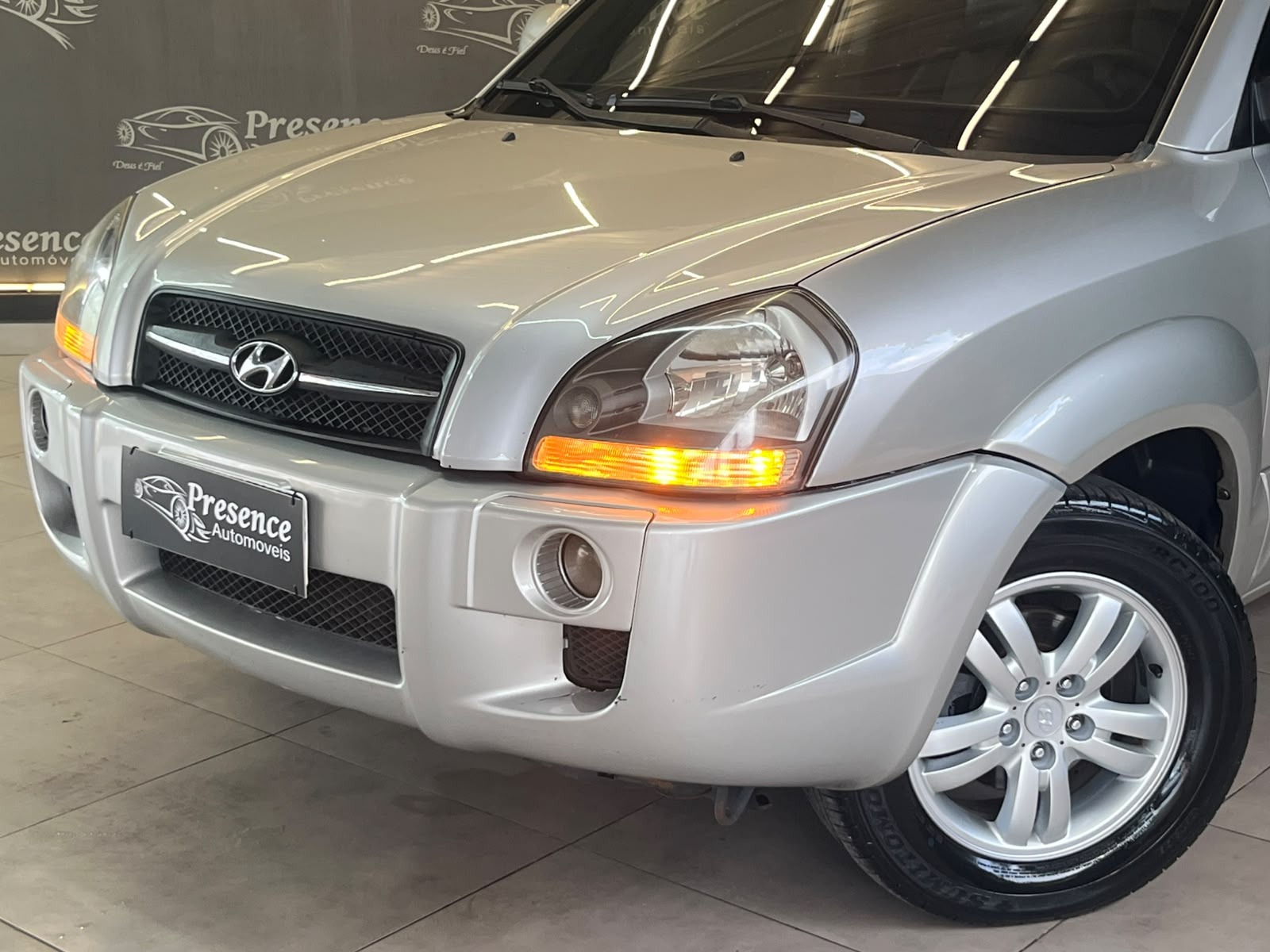 Hyundai Tucson 2.0 16V Aut. - foto 3