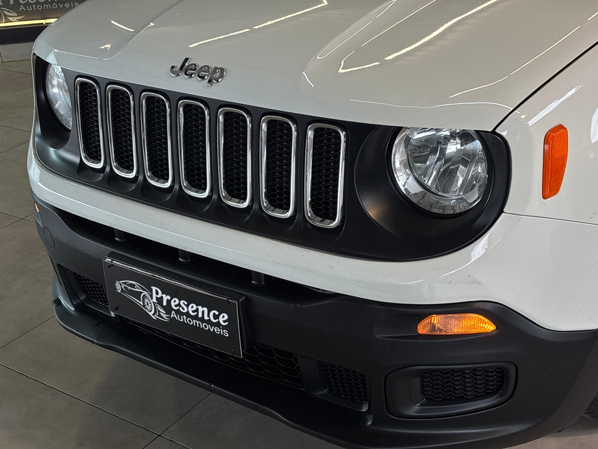 Jeep Renegade 1.8 4X2 Flex 16V Aut. - foto 3