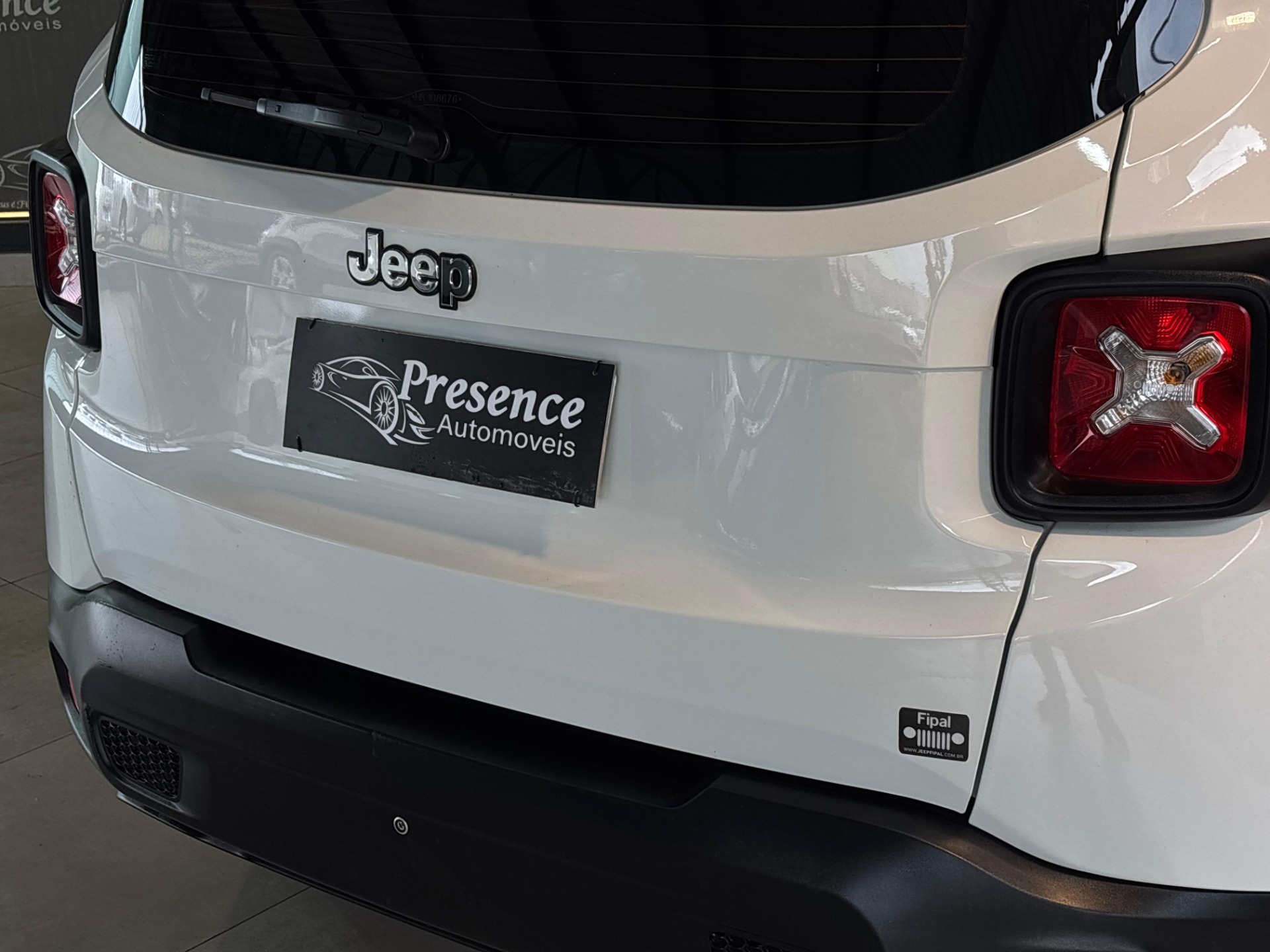 Jeep Renegade 1.8 4X2 Flex 16V Aut. - foto 8