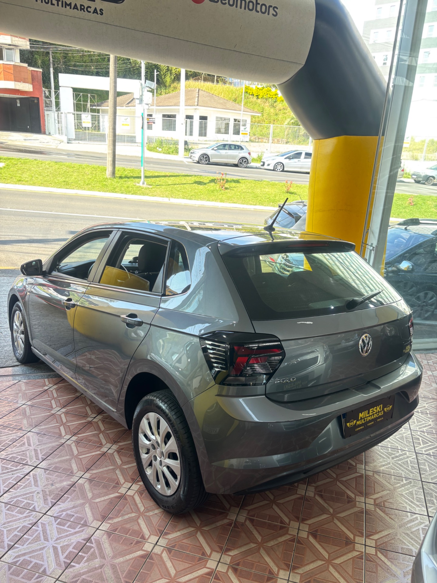Volkswagen Polo 1.0 Flex 12V 5P - foto 9