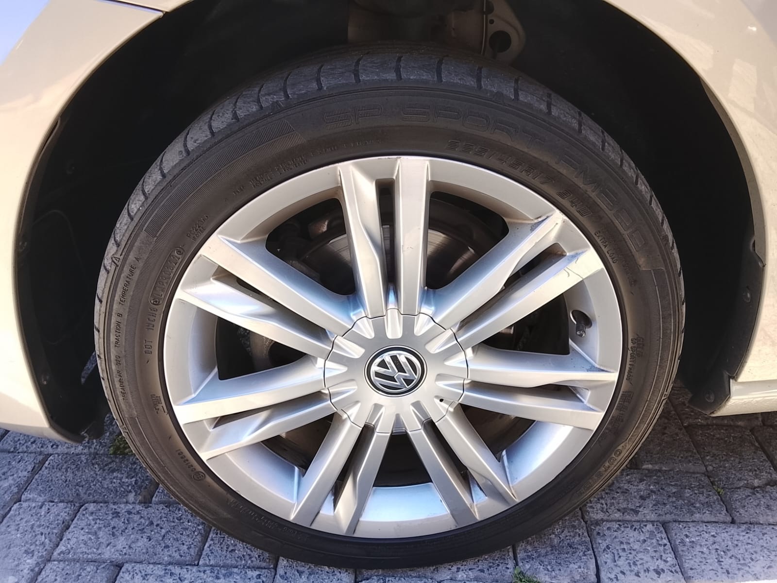 Volkswagen Golf Comfortline 1.0 TSI Total Flex Mec. - foto 17