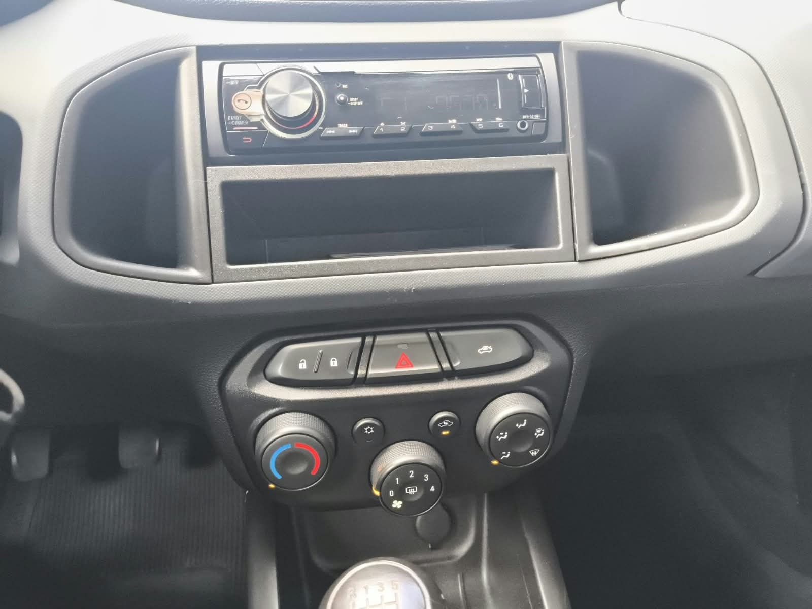Chevrolet Onix Hatch Joy 1.0 8V Flex 5P Mec. - foto 9