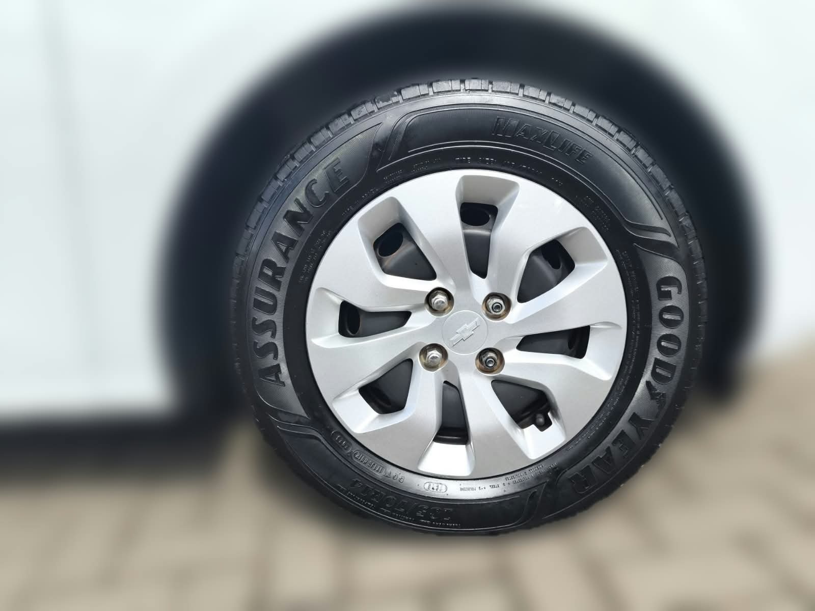 Chevrolet Onix Hatch Joy 1.0 8V Flex 5P Mec. - foto 6