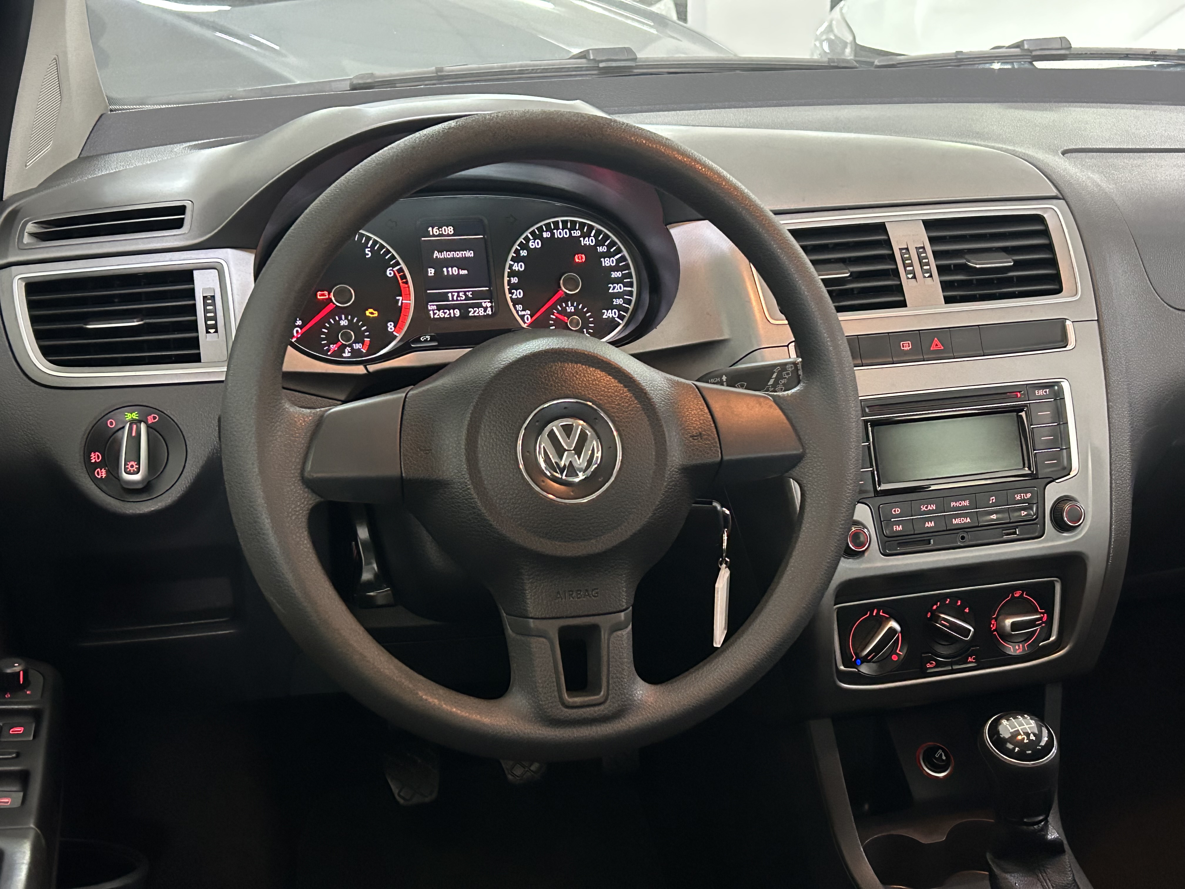Volkswagen Fox Comfortline 1.6 Flex 8V 5P - foto 14
