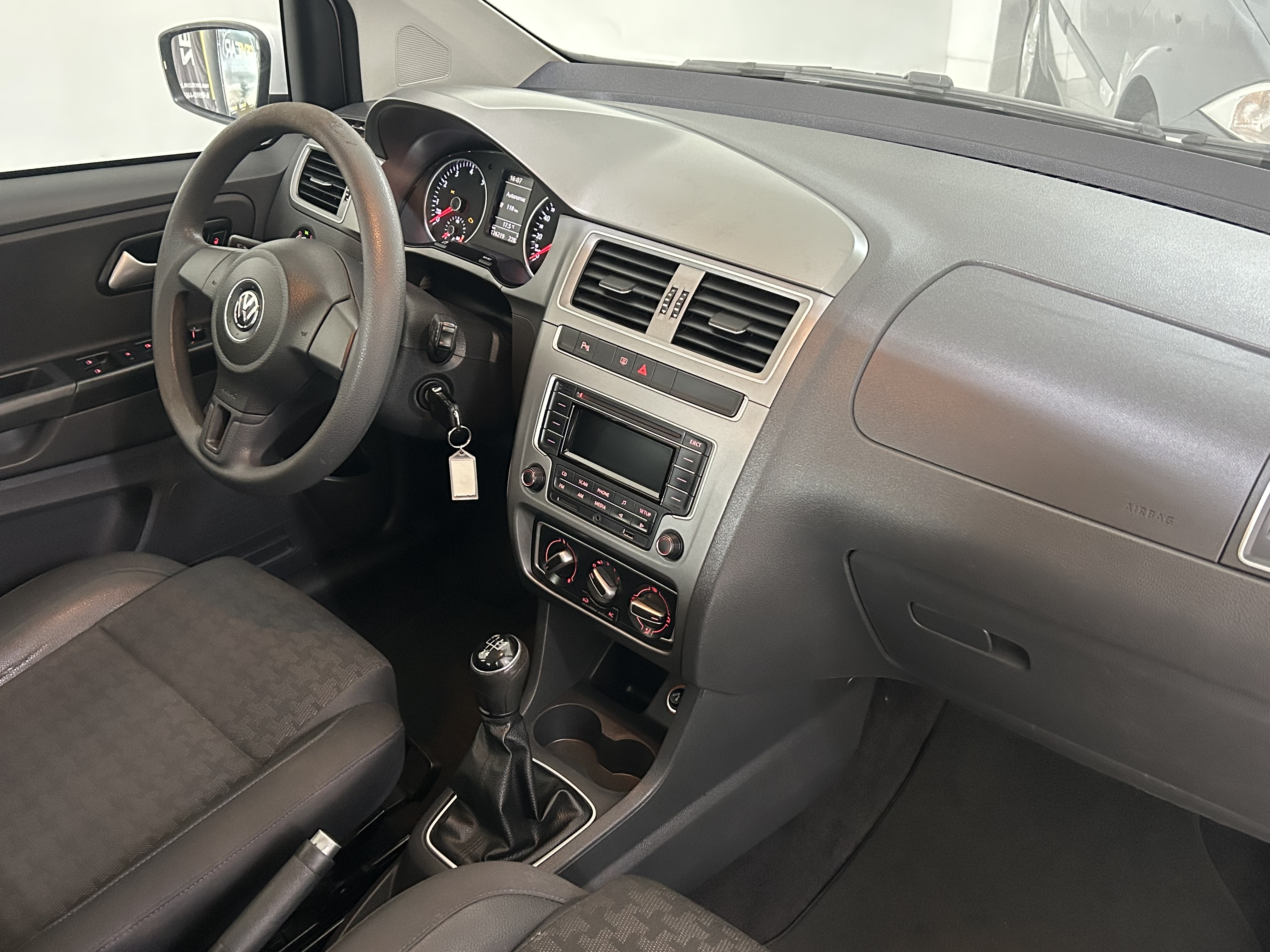 Volkswagen Fox Comfortline 1.6 Flex 8V 5P - foto 9