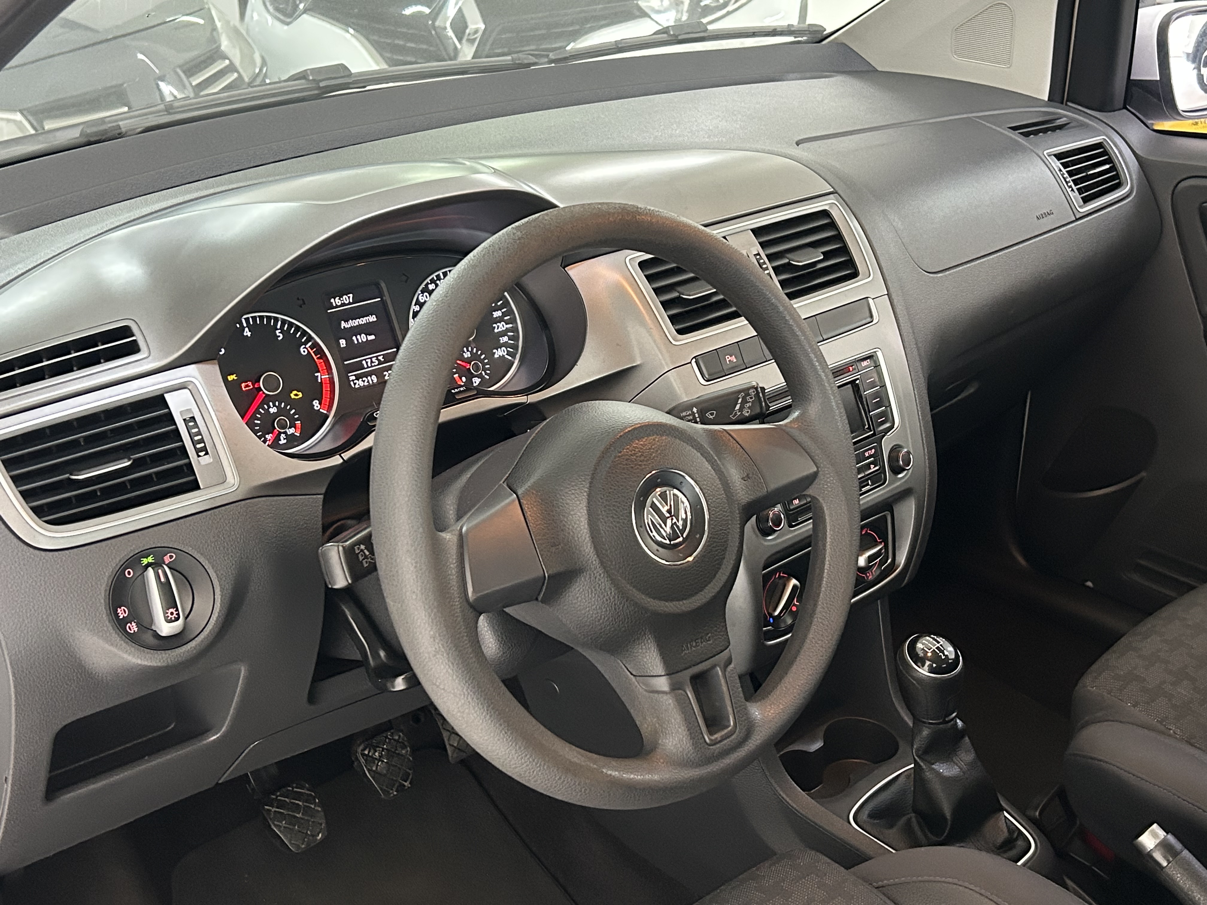 Volkswagen Fox Comfortline 1.6 Flex 8V 5P - foto 10