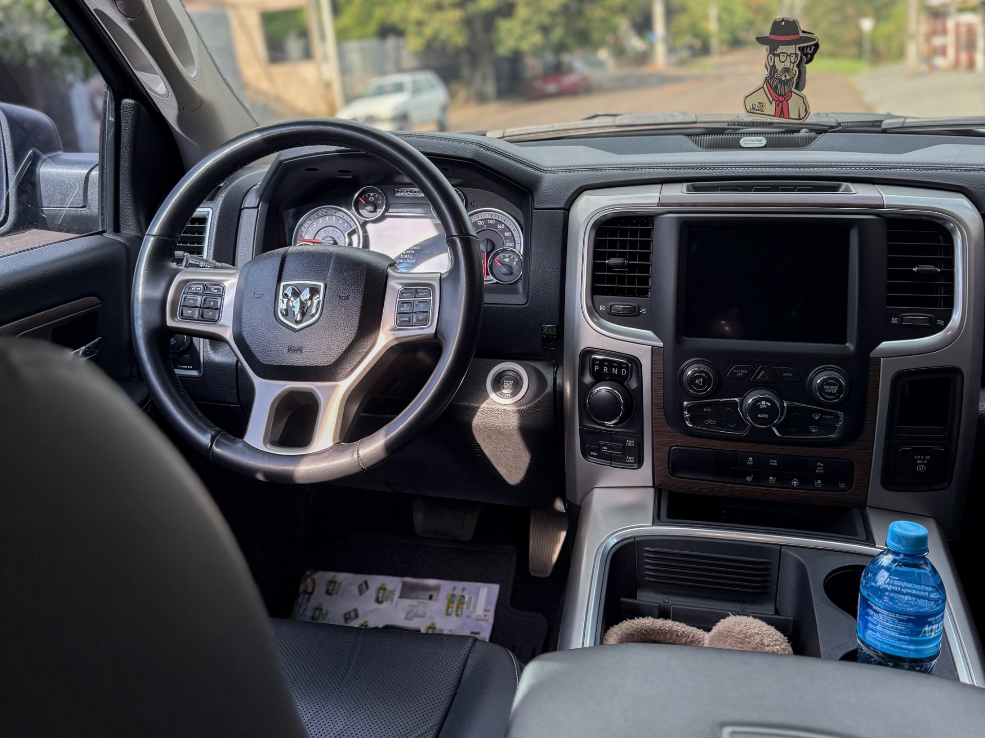 Ram Classic Laramie 5.7 Cd V8 4X4 Aut. - foto 4