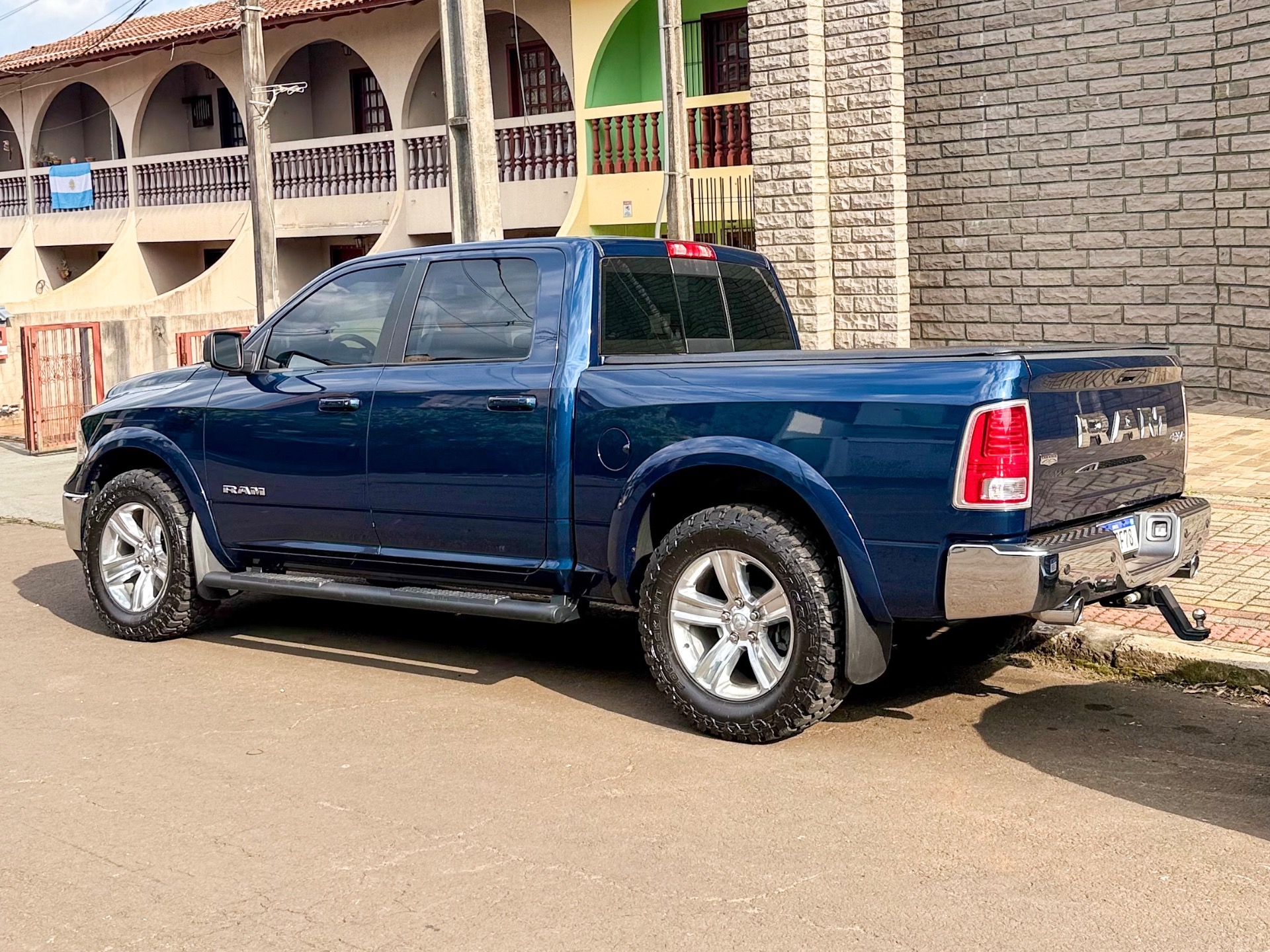 Ram Classic Laramie 5.7 Cd V8 4X4 Aut. - foto 15