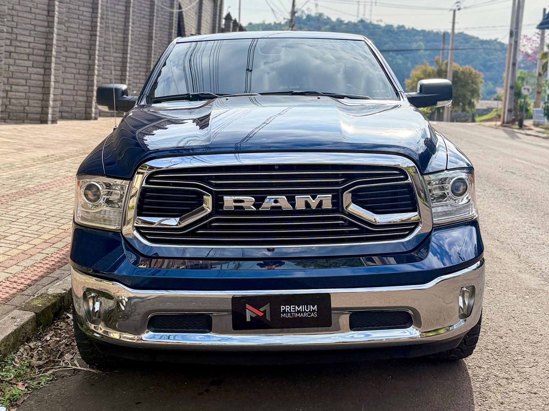 Ram Classic Laramie 5.7 Cd V8 4X4 Aut. - foto 2
