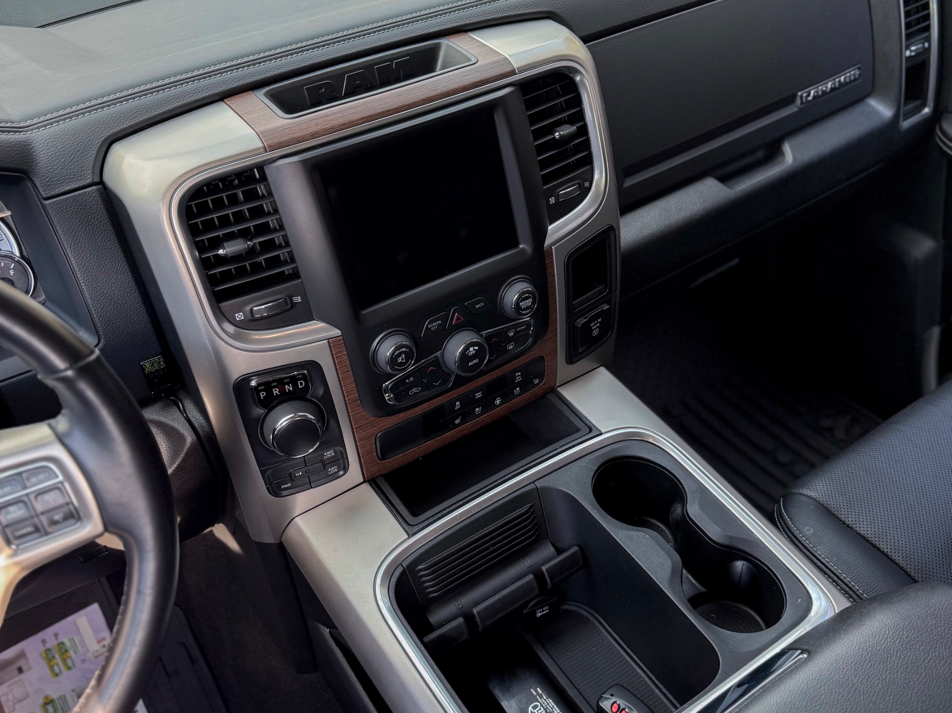Ram Classic Laramie 5.7 Cd V8 4X4 Aut. - foto 7