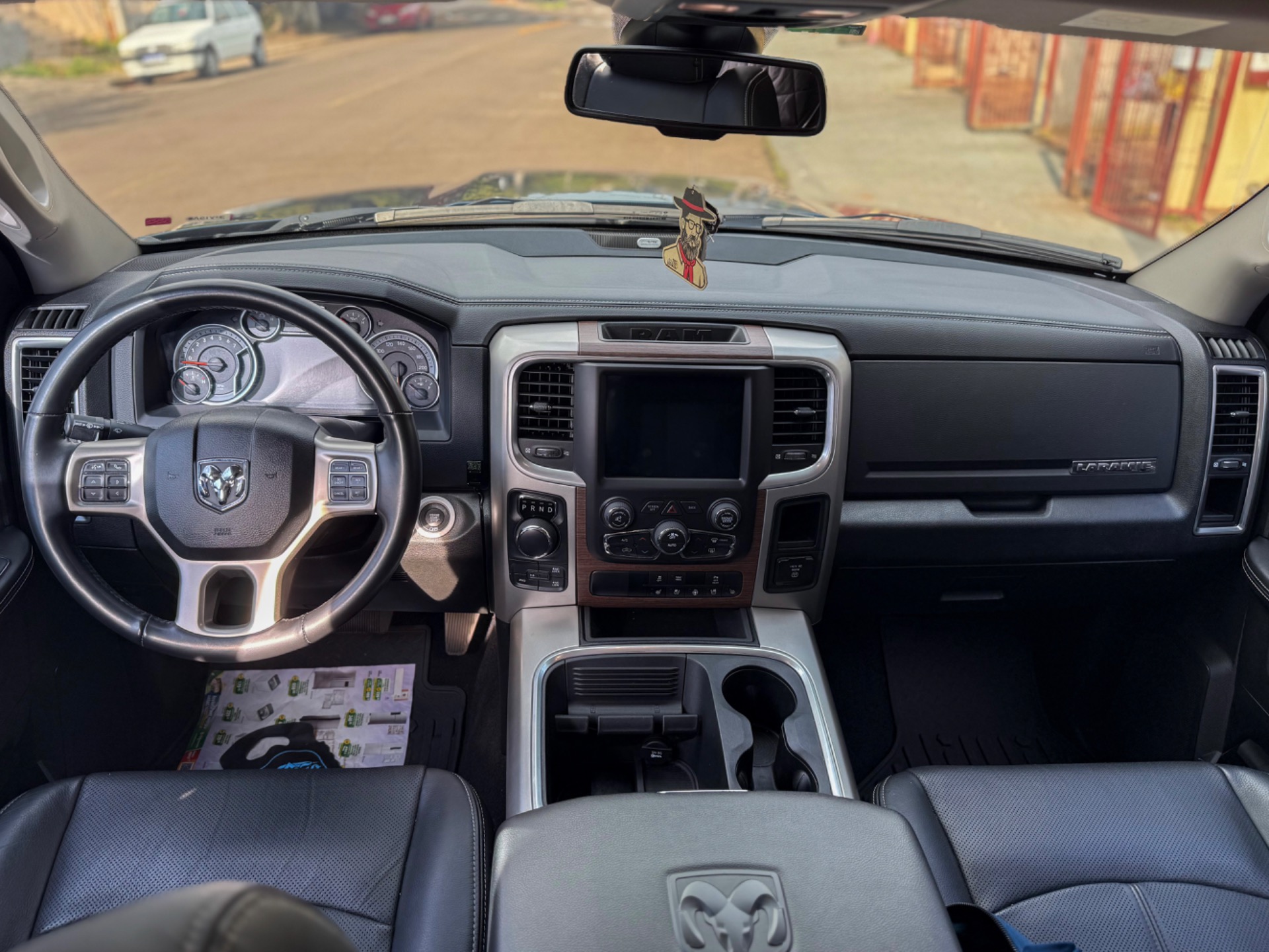 Ram Classic Laramie 5.7 Cd V8 4X4 Aut. - foto 12