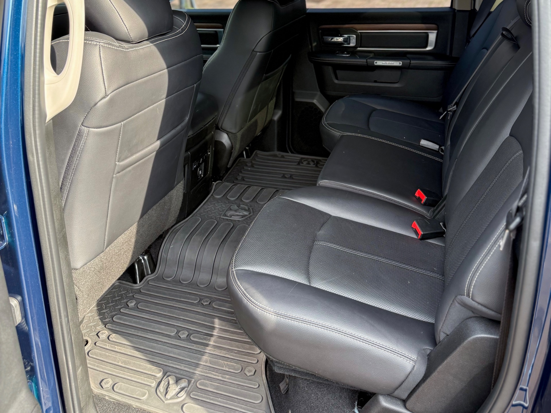 Ram Classic Laramie 5.7 Cd V8 4X4 Aut. - foto 8