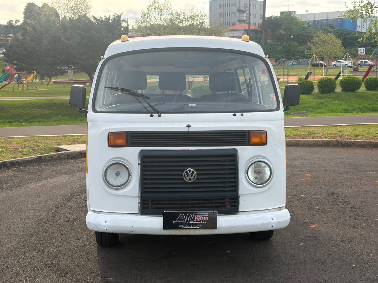 Volkswagen Kombi Escolar 5.0 Anos 1.4 Mi Total Flex - foto 2