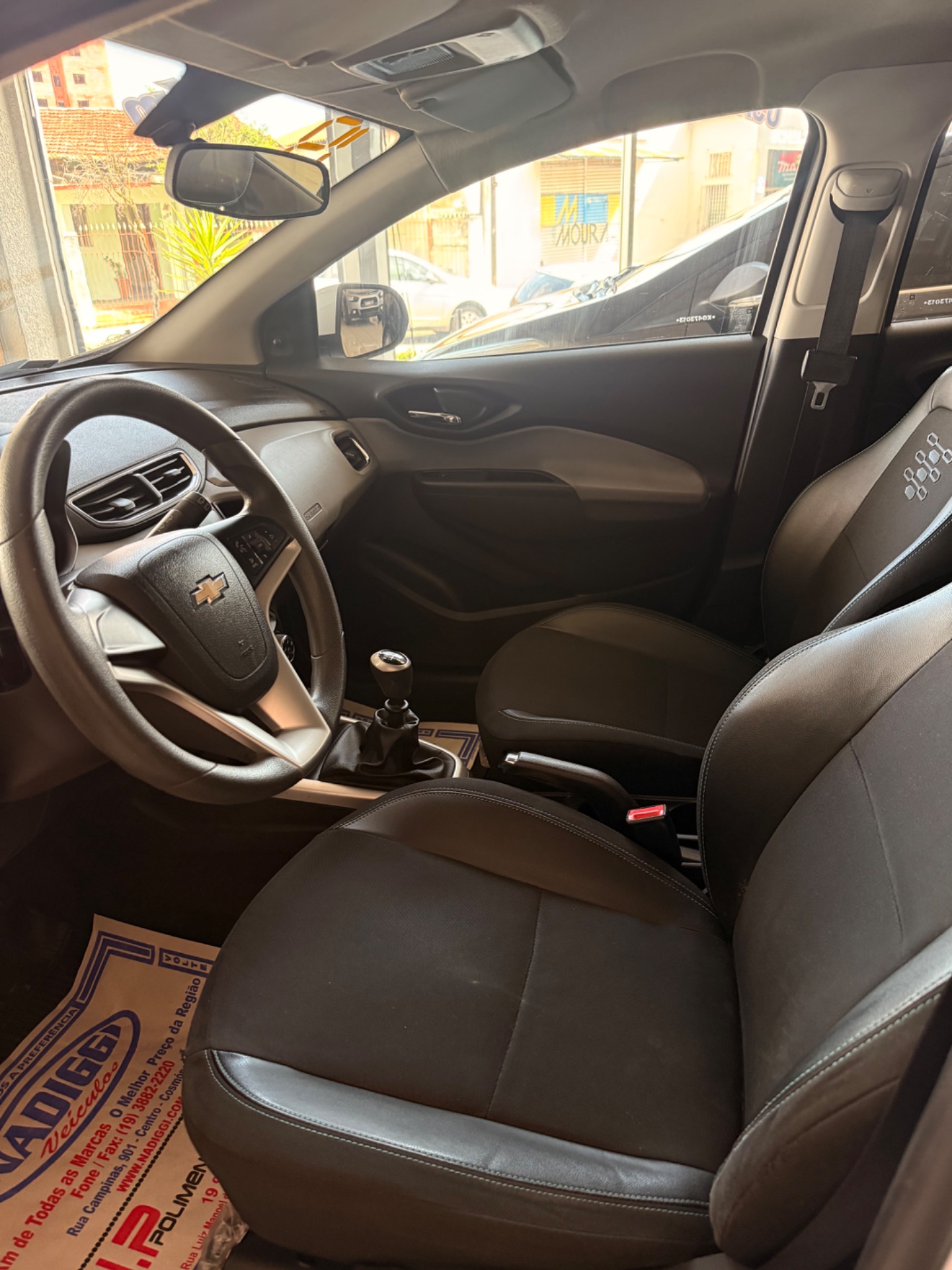 Chevrolet Onix Hatch LT 1.0 8V Flexpower 5P Mec. - foto 4
