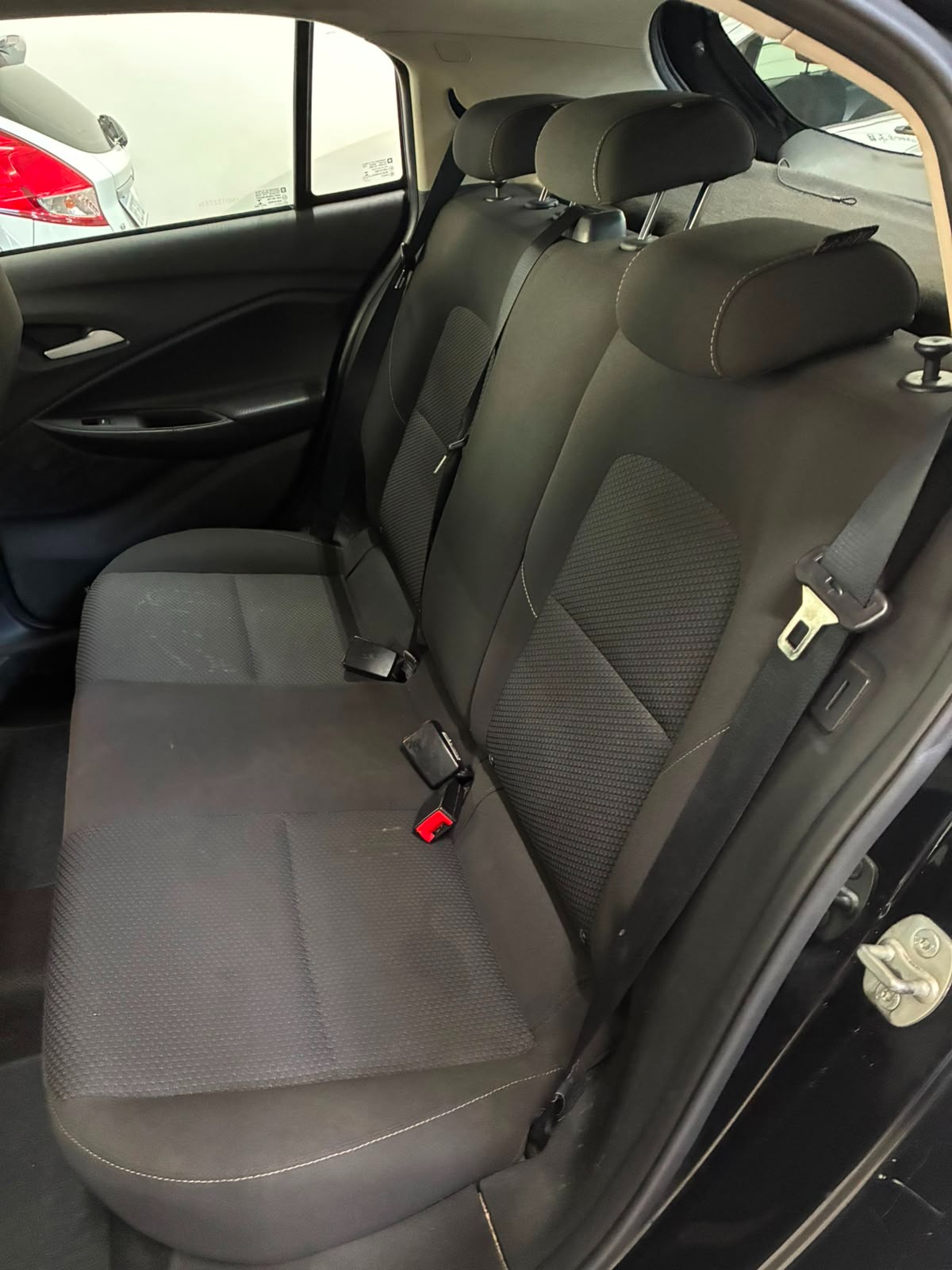 Chevrolet Onix Hatch LT 1.0 12V Flex 5P Mec. - foto 2