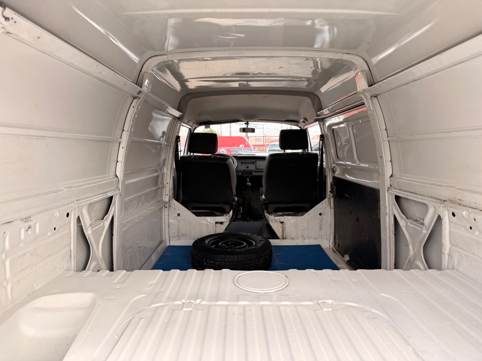 Volkswagen Kombi Furgão 1.4 Mi Total Flex 8V - foto 11