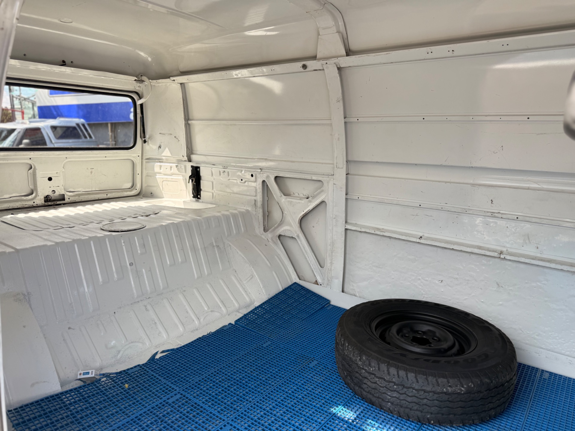Volkswagen Kombi Furgão 1.4 Mi Total Flex 8V - foto 10