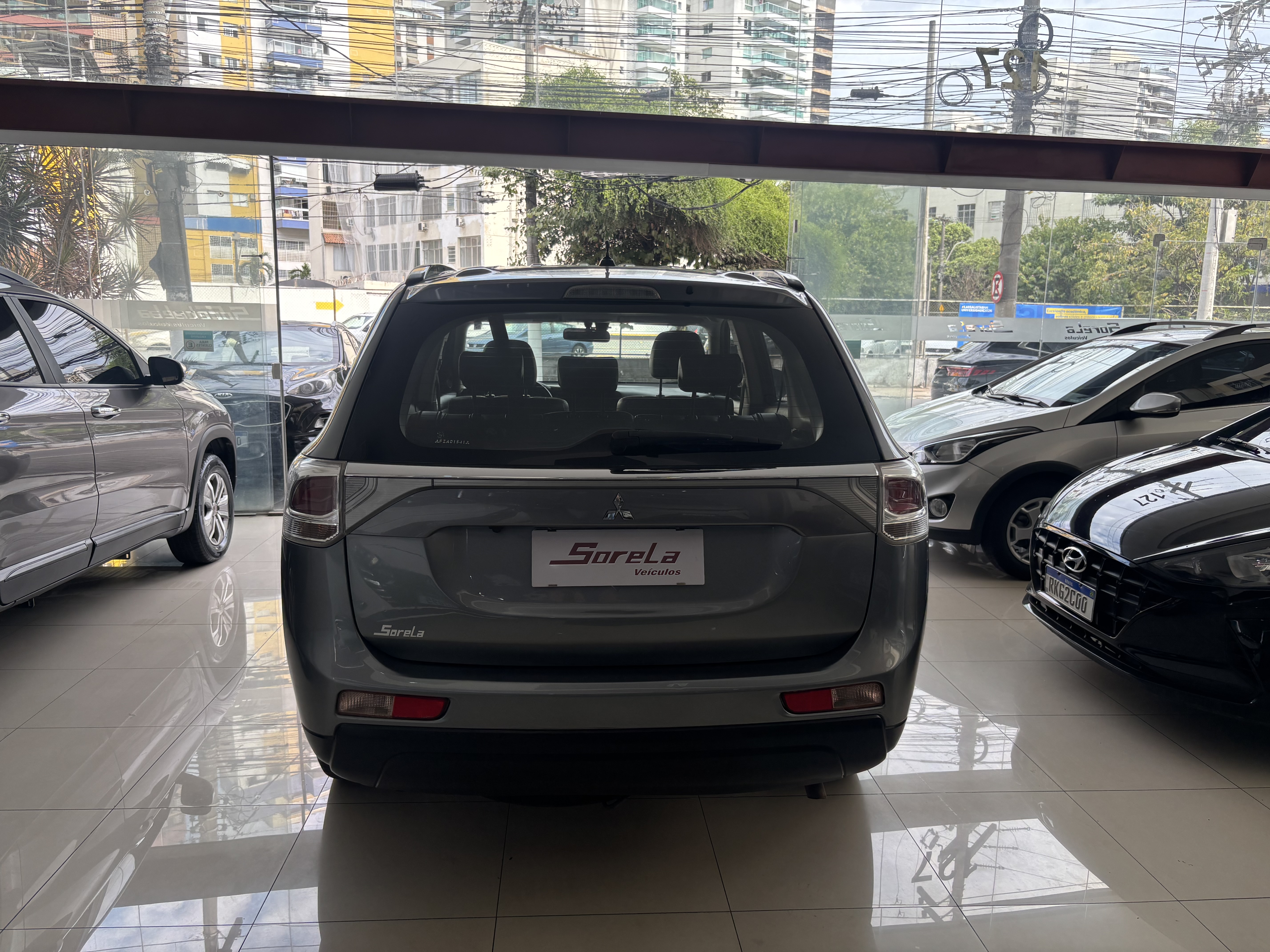 Mitsubishi Outlander 2.0 16V 160cv Aut. - foto 4