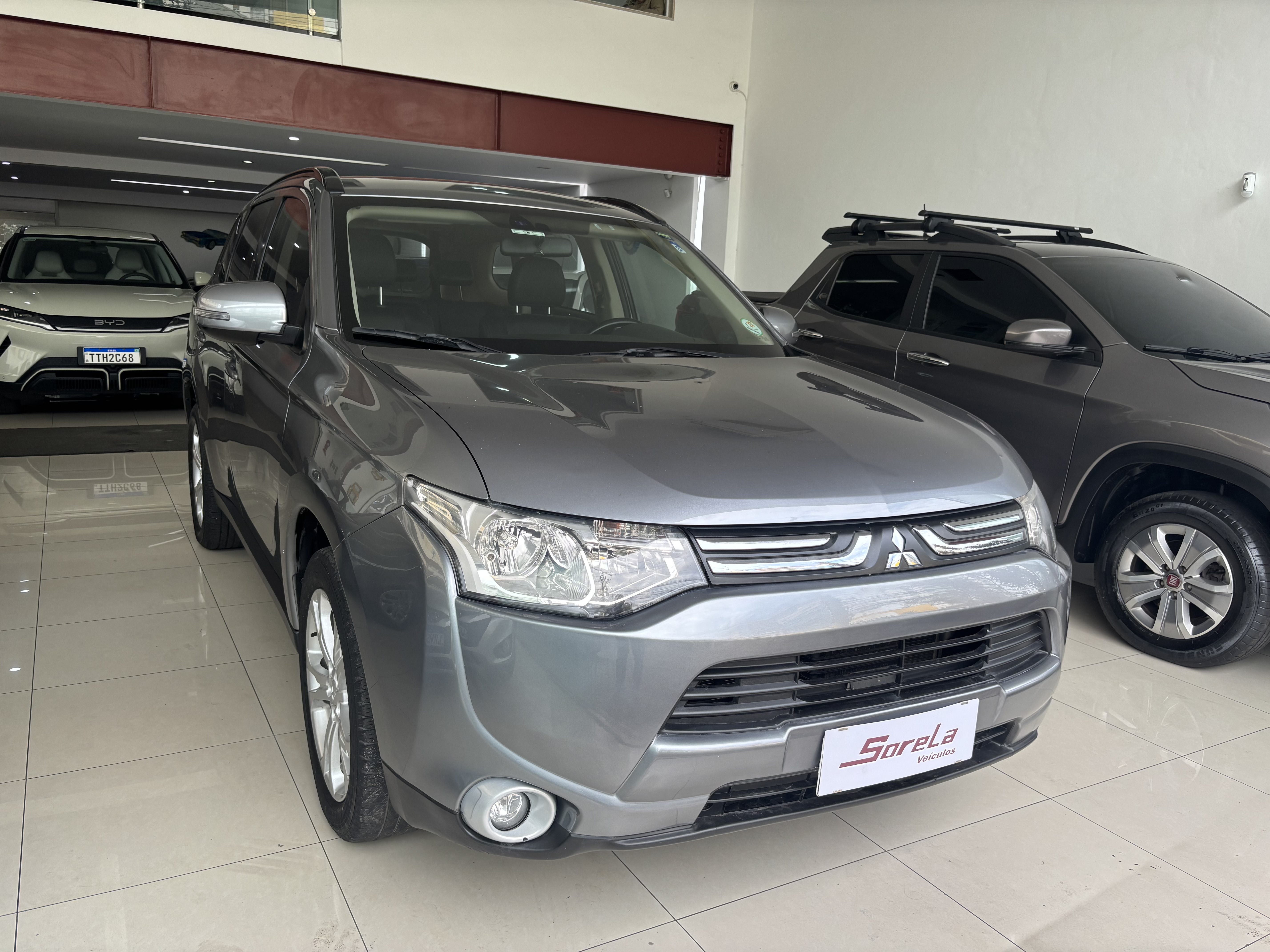 Mitsubishi Outlander 2.0 16V 160cv Aut. - foto 3