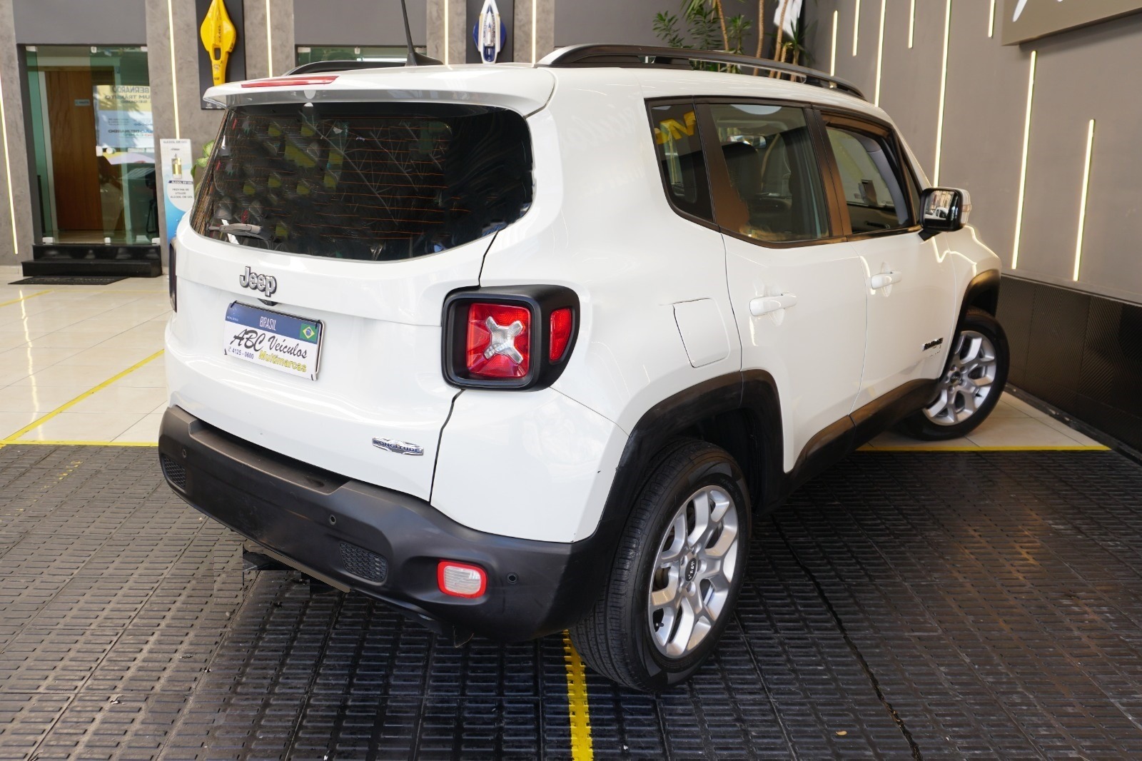Jeep Renegade Longitude 1.8 4X2 Flex 16V Aut. - foto 12