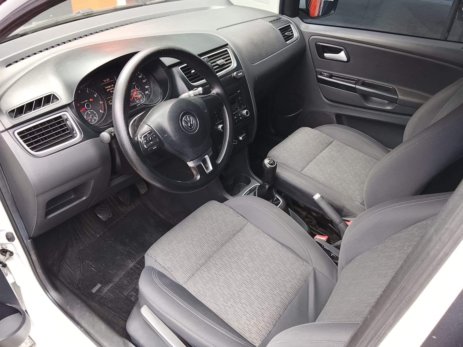 Volkswagen Fox 1.0 Mi Total Flex 8V 5P - foto 8