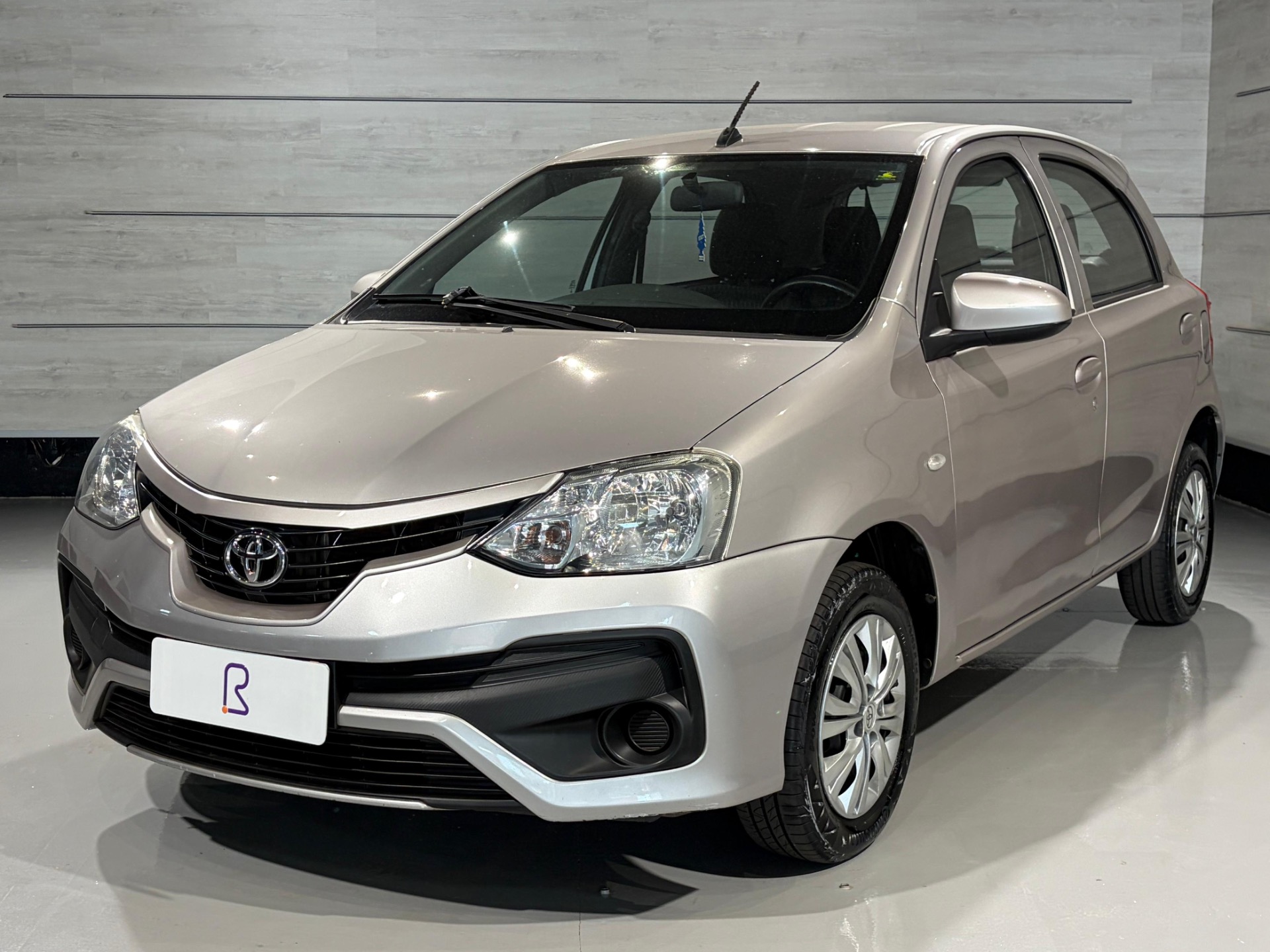 Toyota Etios X 1.3 Flex 16V 5P Mec. - foto 2