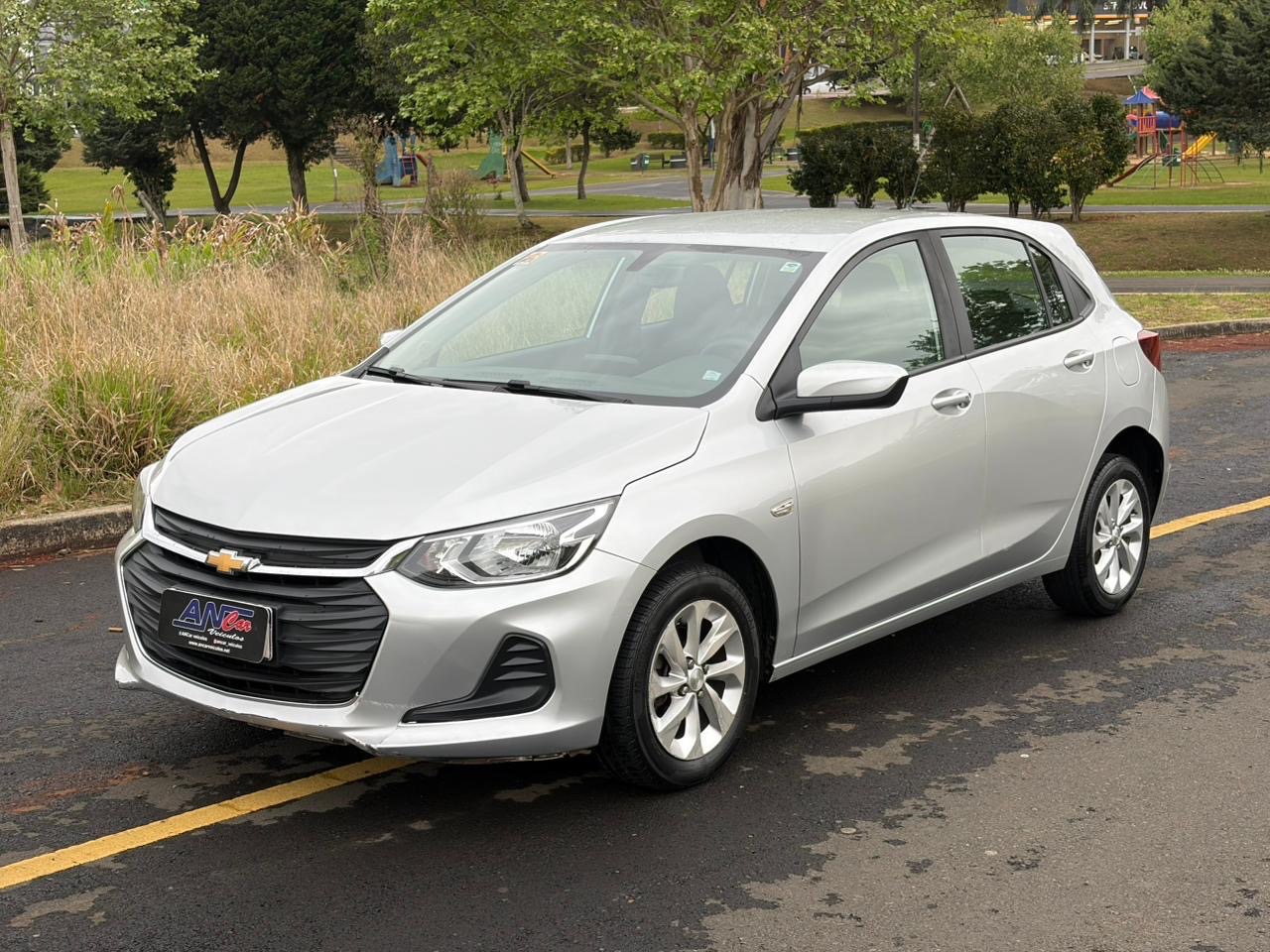 Chevrolet Onix Hatch LT 1.0 12V Flex 5P Mec. - foto 3
