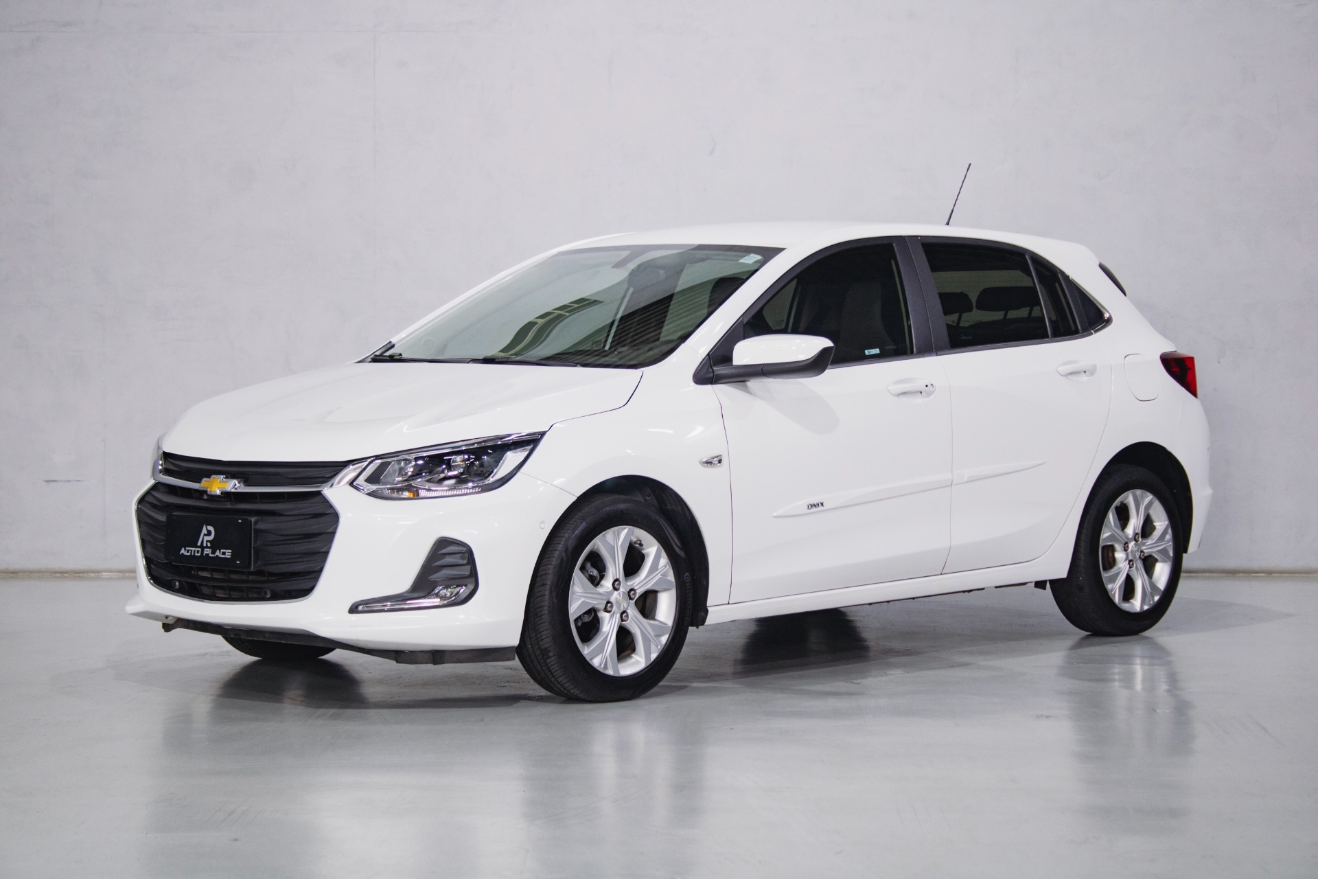 Chevrolet Onix Hatch Prem. 1.0 12V Tb Flex 5P Aut. - foto 3