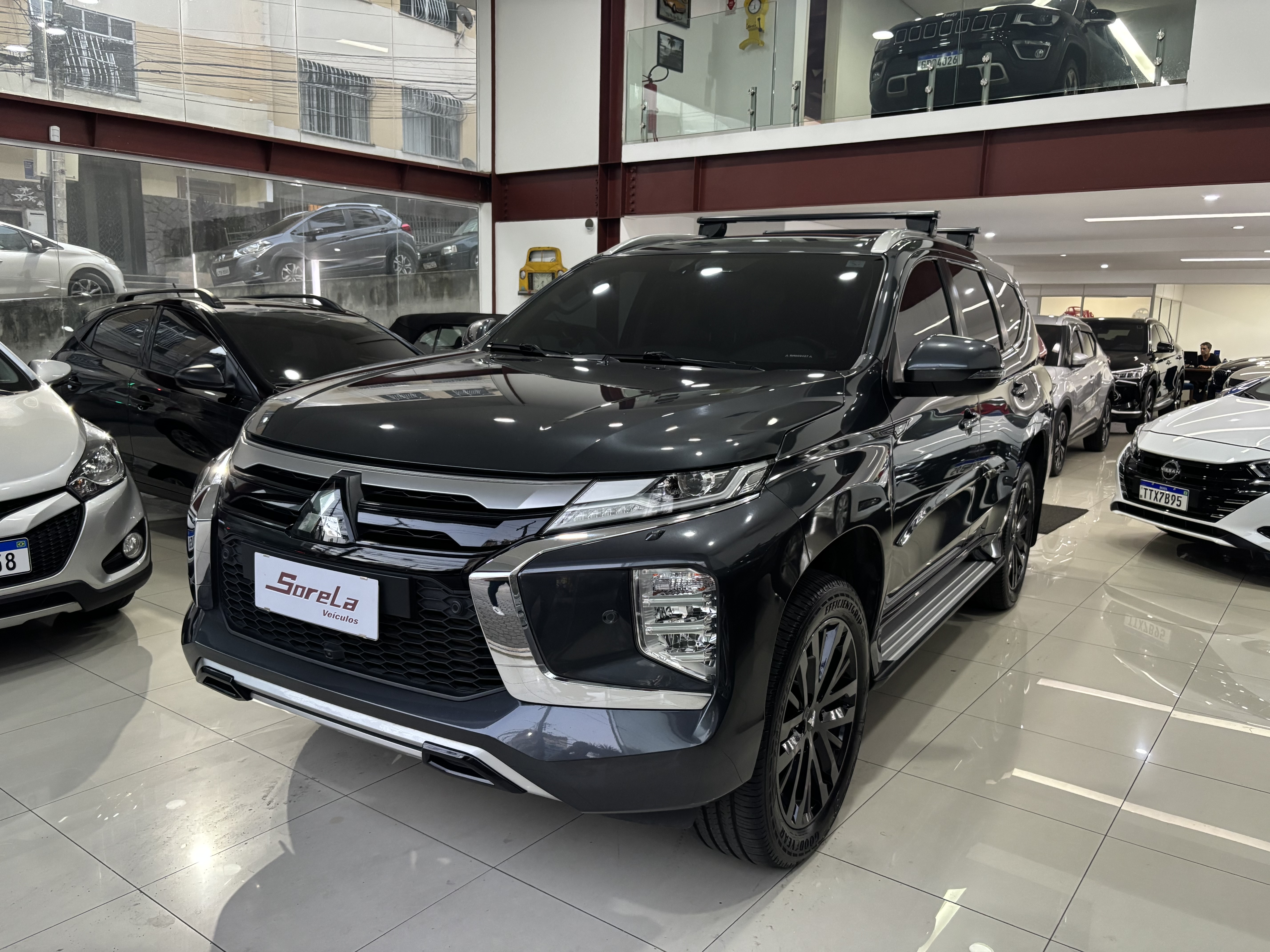 Mitsubishi Pajero Sport Sport Legend 2.4 4X4 Diesel Aut. - foto 3