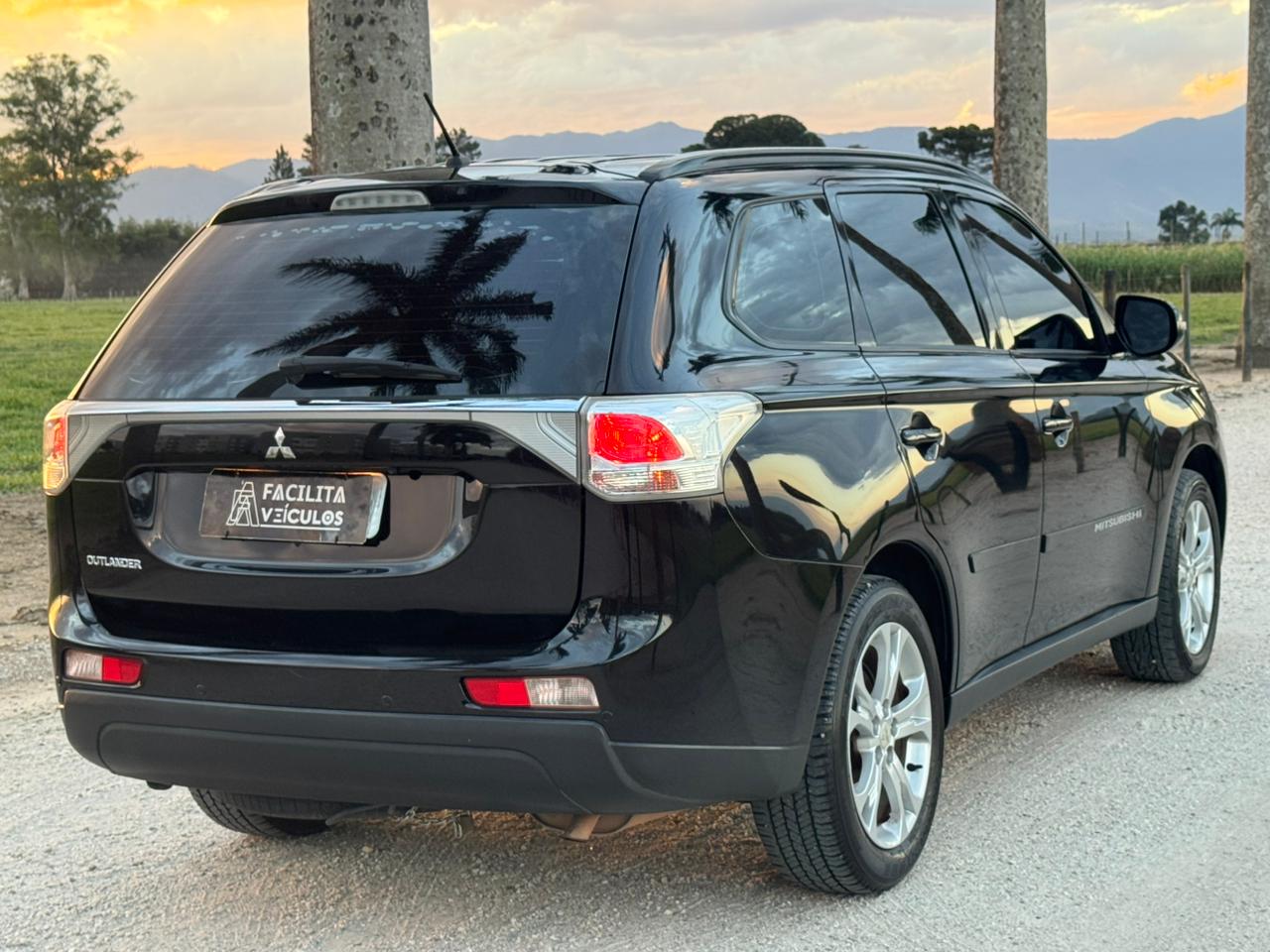 Mitsubishi Outlander 2.0 16V 160cv Aut. - foto 3