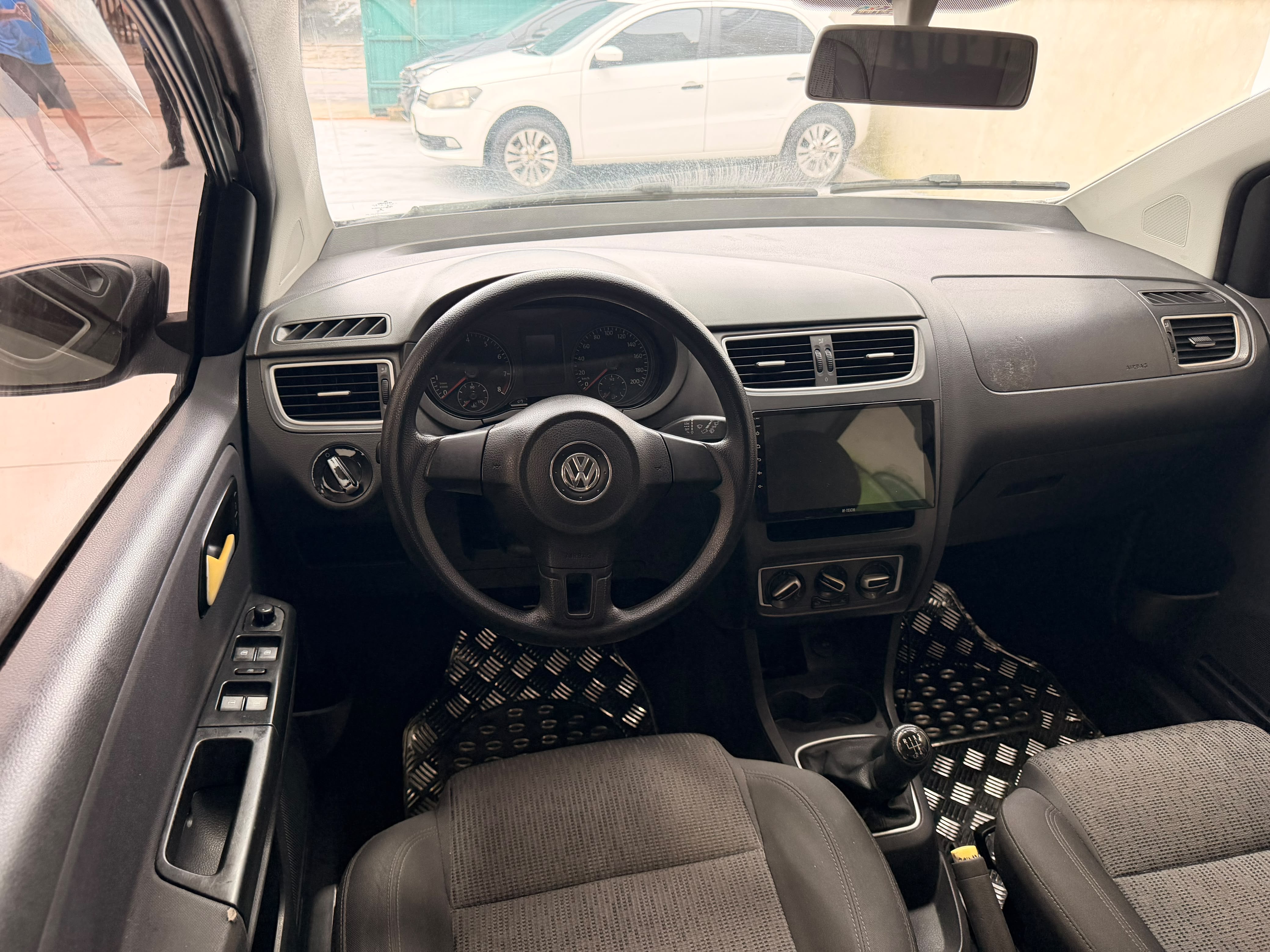 Volkswagen Fox 1.0 Mi Total Flex 8V 5P - foto 4