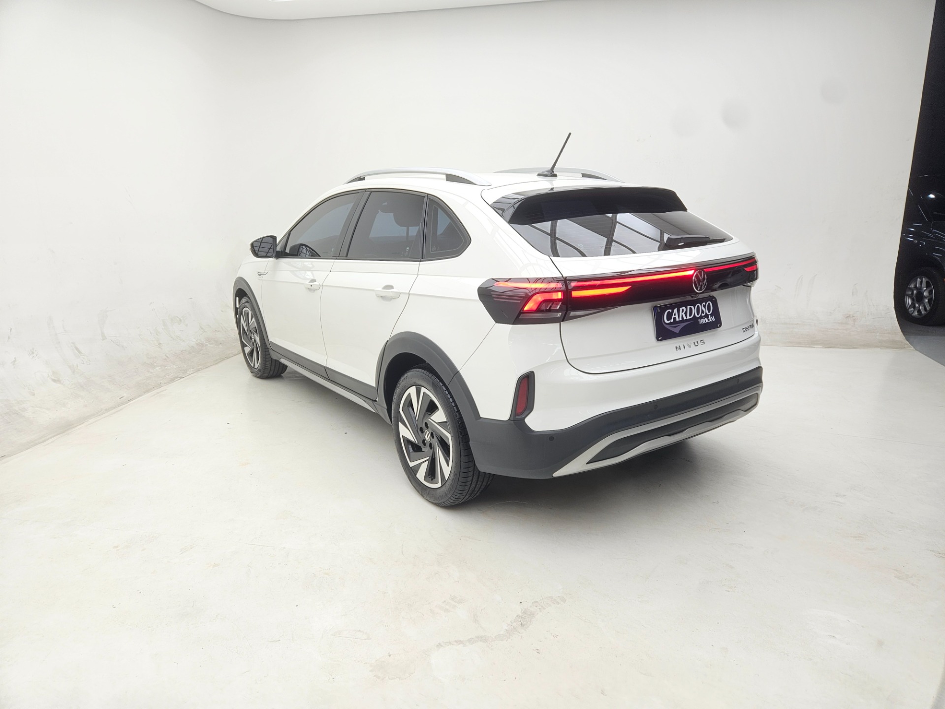 Volkswagen Nivus Highline 1.0 200 TSI Flex Aut. - foto 4