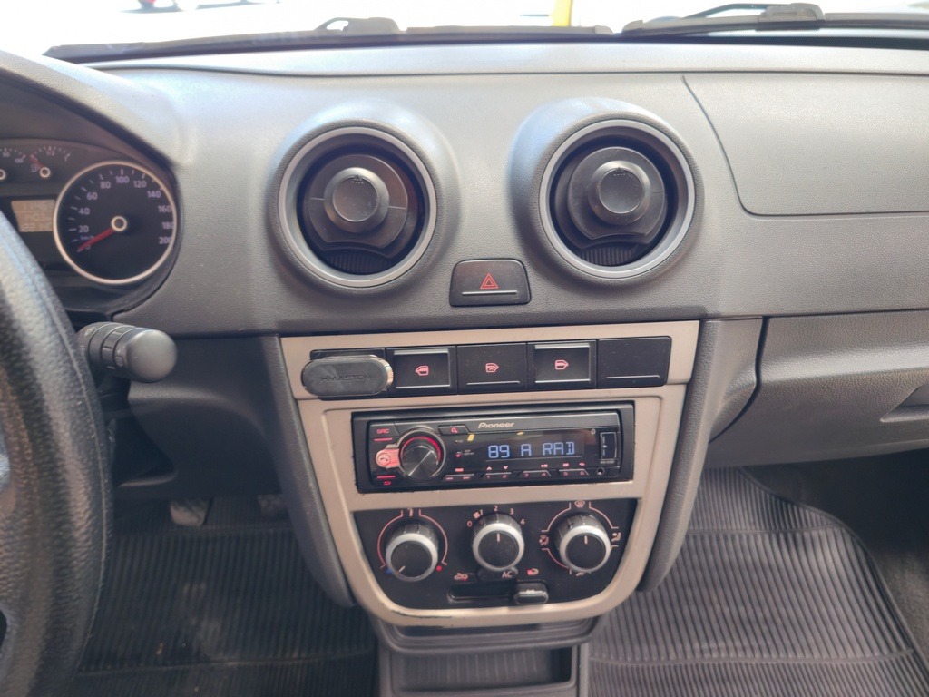 Volkswagen Voyage 1.0 1.0 City Mi Total Flex 8V 4P - foto 3