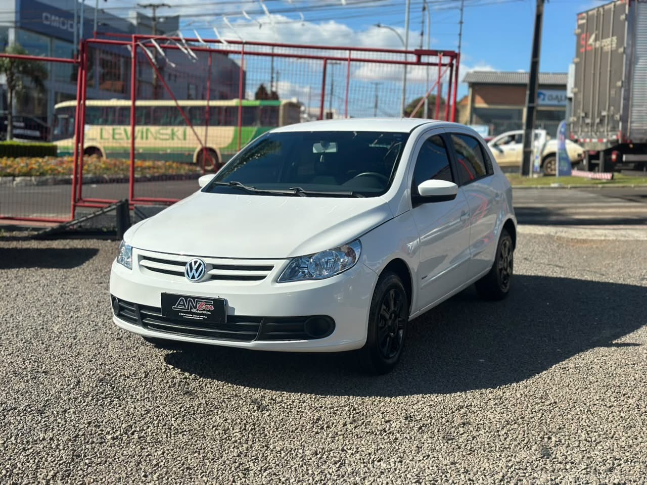 Volkswagen Gol (novo) 1.0 Mi Total Flex 8V 4P - foto 3