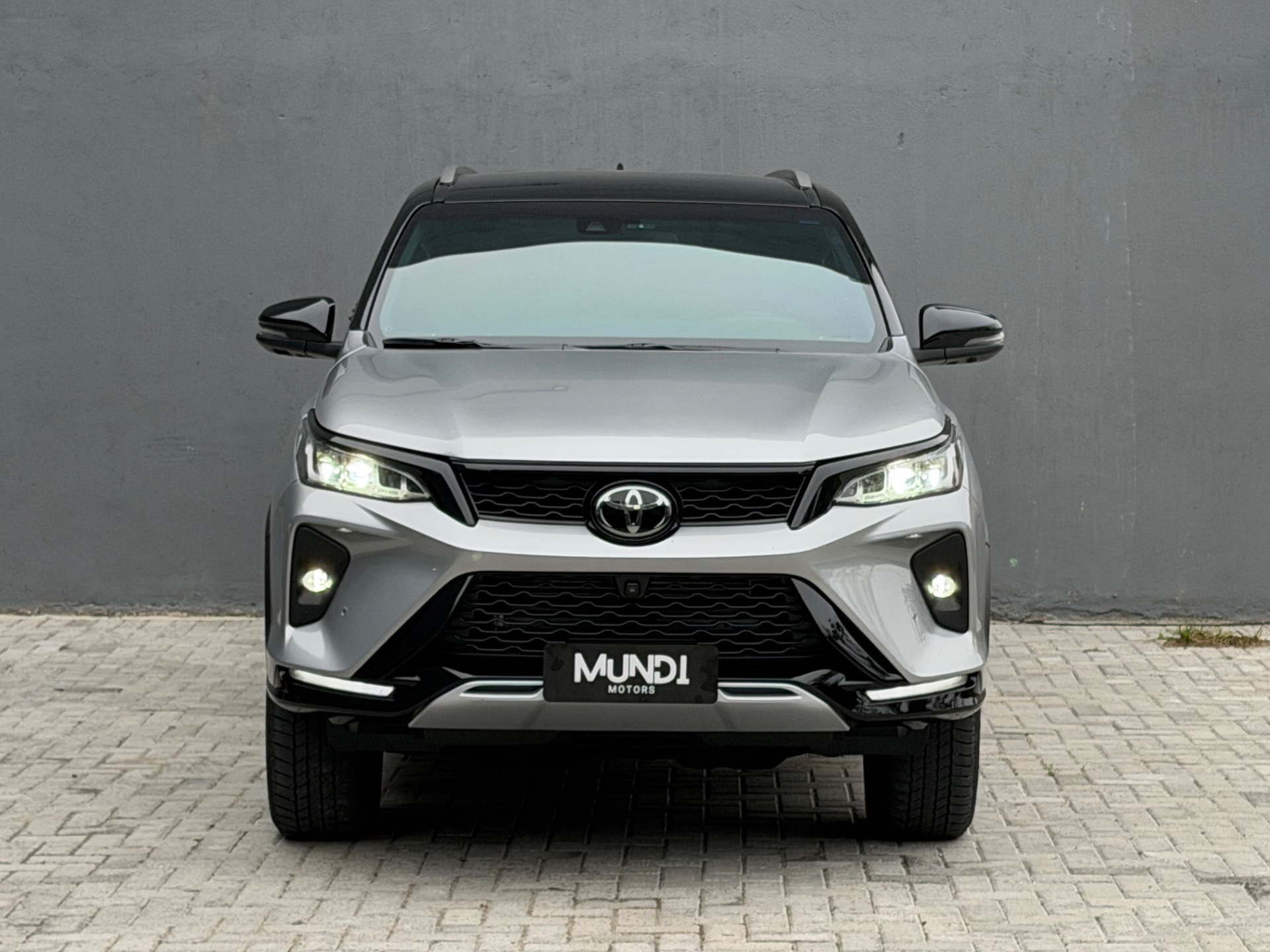 Toyota SW4 Diamond 2.8 Tb 4X4 Die. Aut. - foto 2